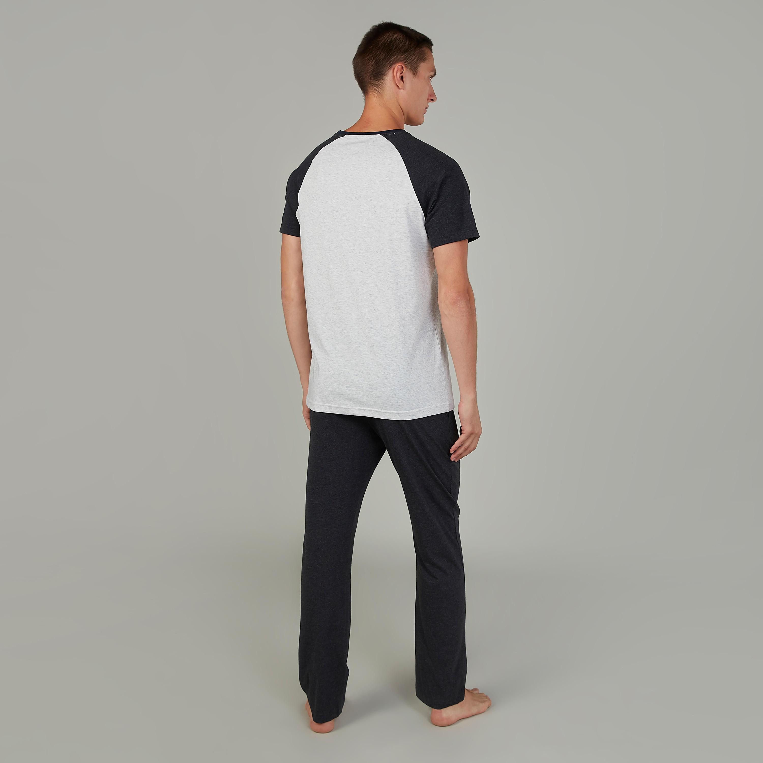 طقم بنطلون بيجاما طويل وتيشيرت سادة بأكمام مغايرة-men-clothing-nightwear-sets-image-3