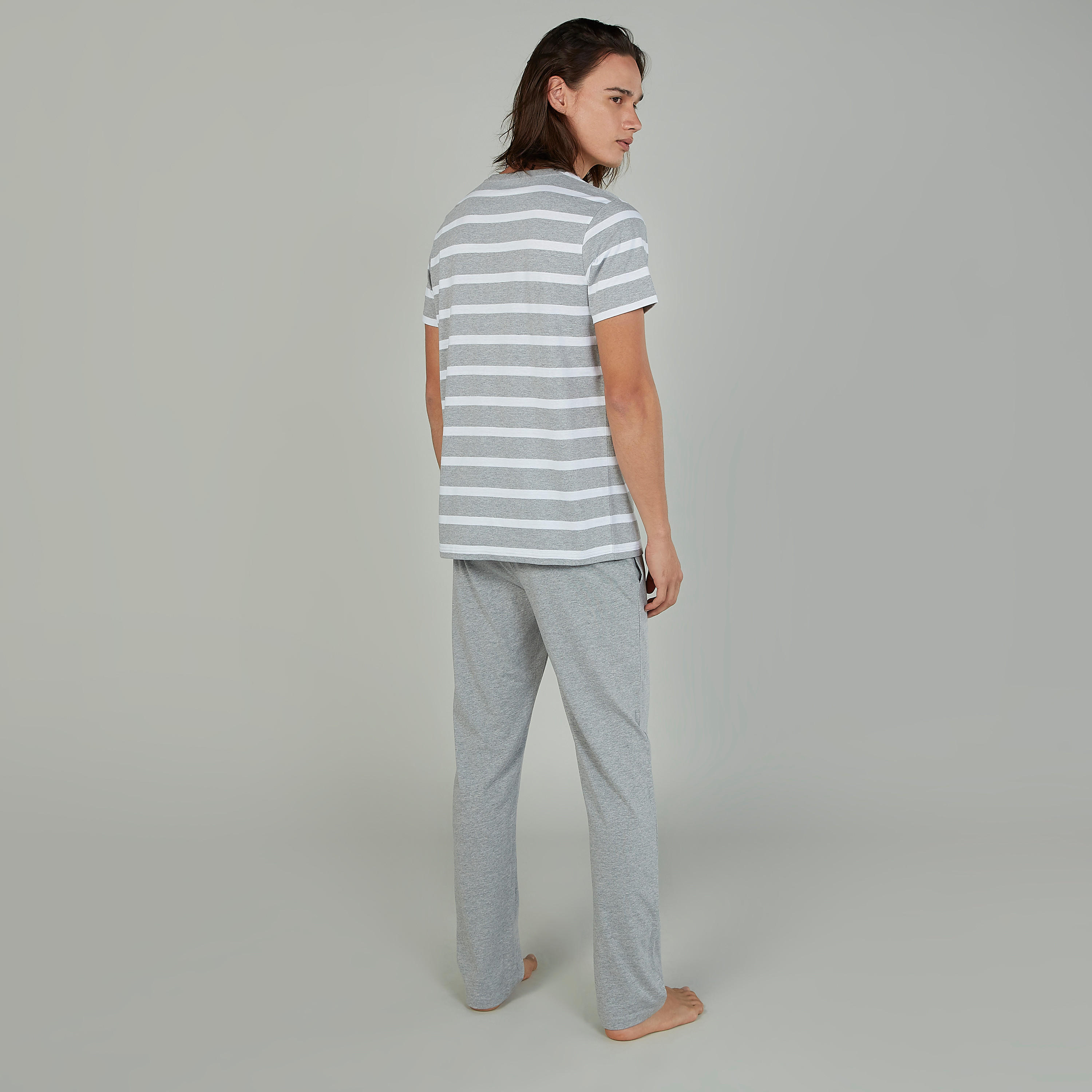 طقم بنطلون بيجاما طويل وتيشيرت مخطط بياقة ضيقة-men-clothing-nightwear-sets-image-2