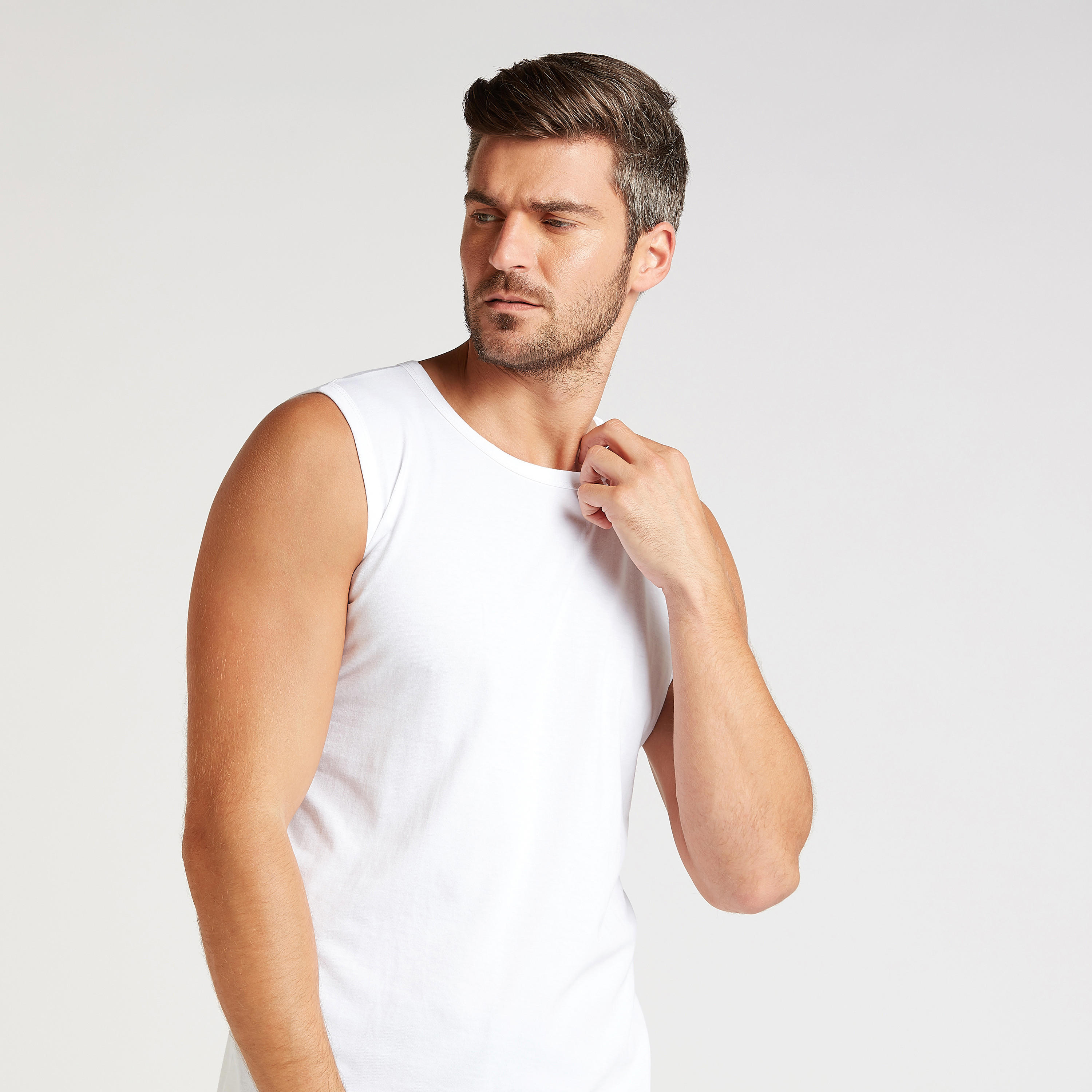 تيشيرت سادة دون أكمام بياقة ضيّقة-men-clothing-nightwear-tshirts-image-2
