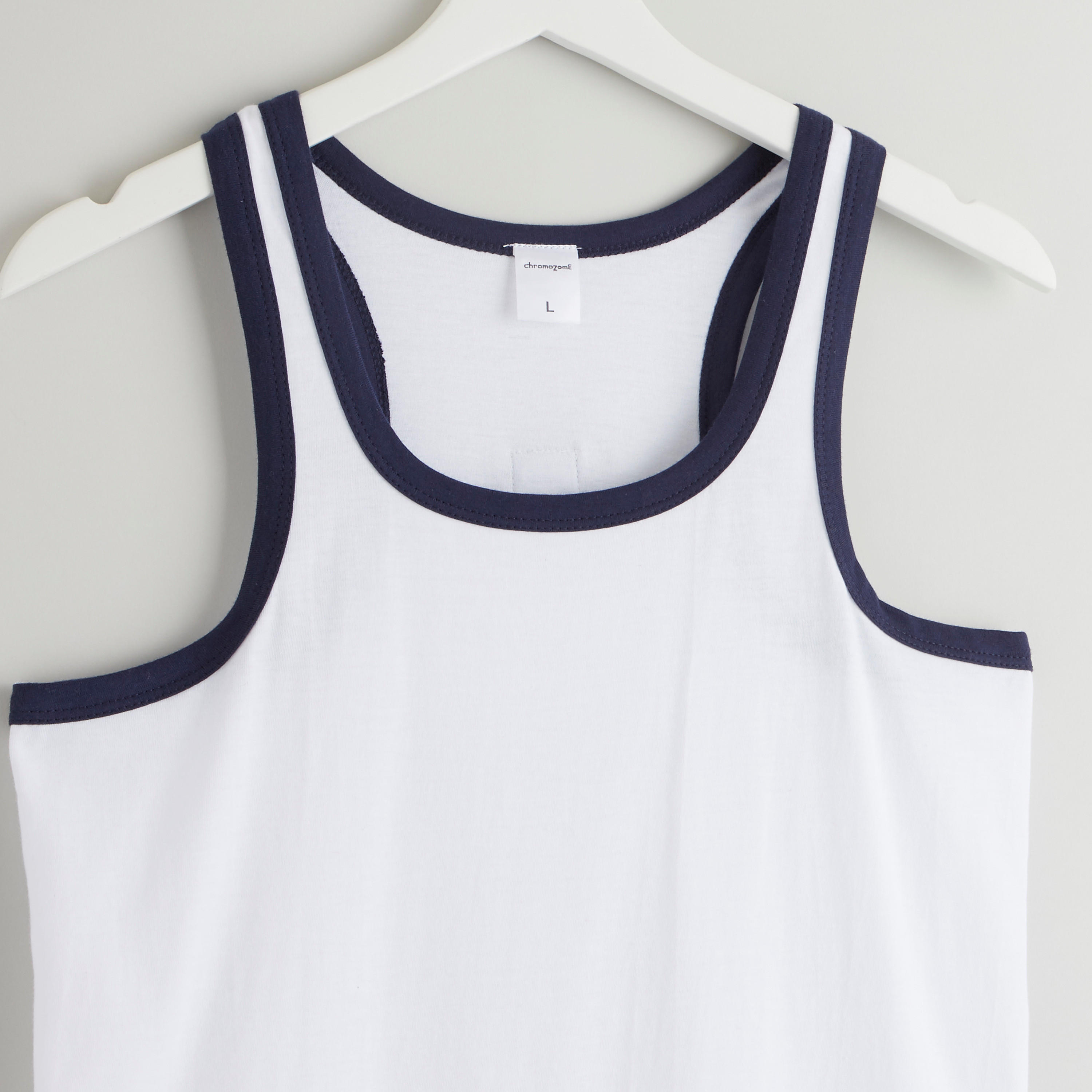 فيست سادة دون أكمام بياقة عميقة-men-clothing-tshirtsandpolos-vests-image-2
