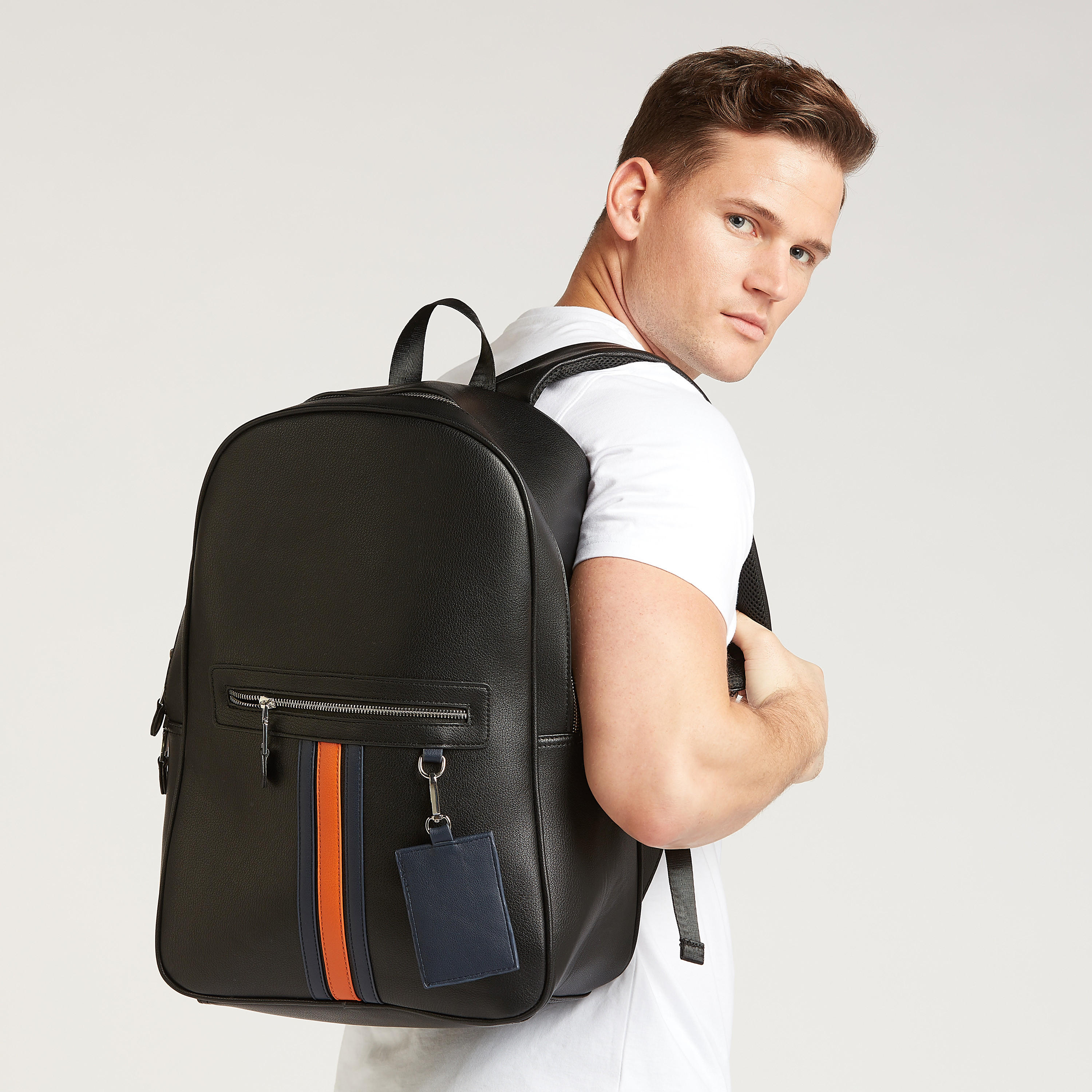 شنطة ظهر بارزة الملمس بحمّالات كتف قابلة للتّعديل بتفاصيل شريط-men-bags-image-2