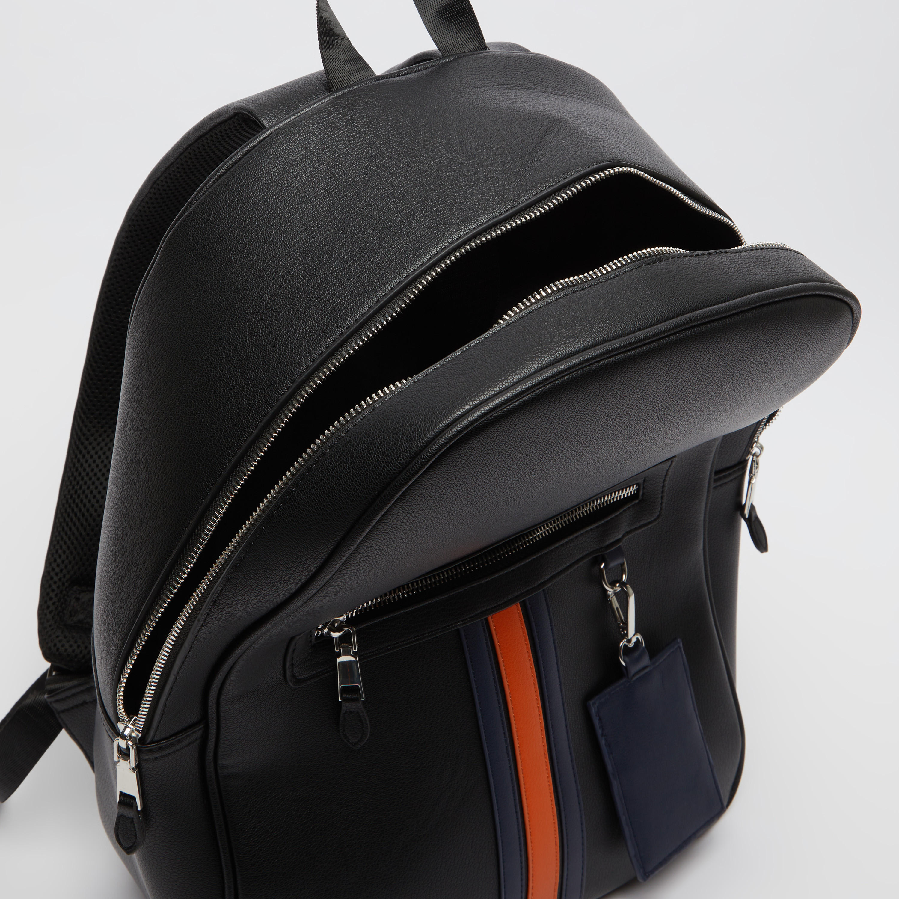شنطة ظهر بارزة الملمس بحمّالات كتف قابلة للتّعديل بتفاصيل شريط-men-bags-image-5