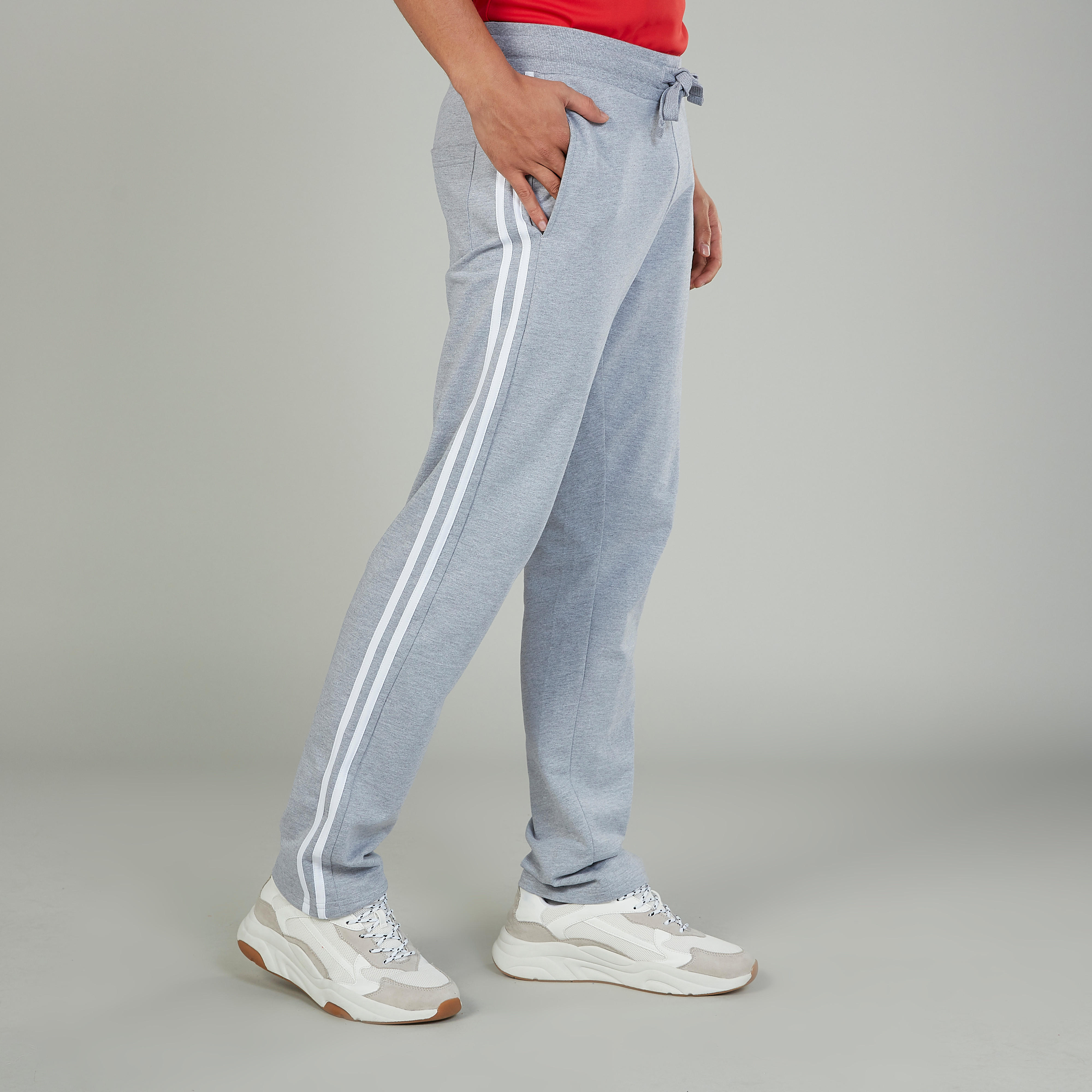 بنطلون سادة بخصر مطّاطي بتفاصيل شريطة مخططة-men-clothing-nightwear-pyjamaandshorts-image-3