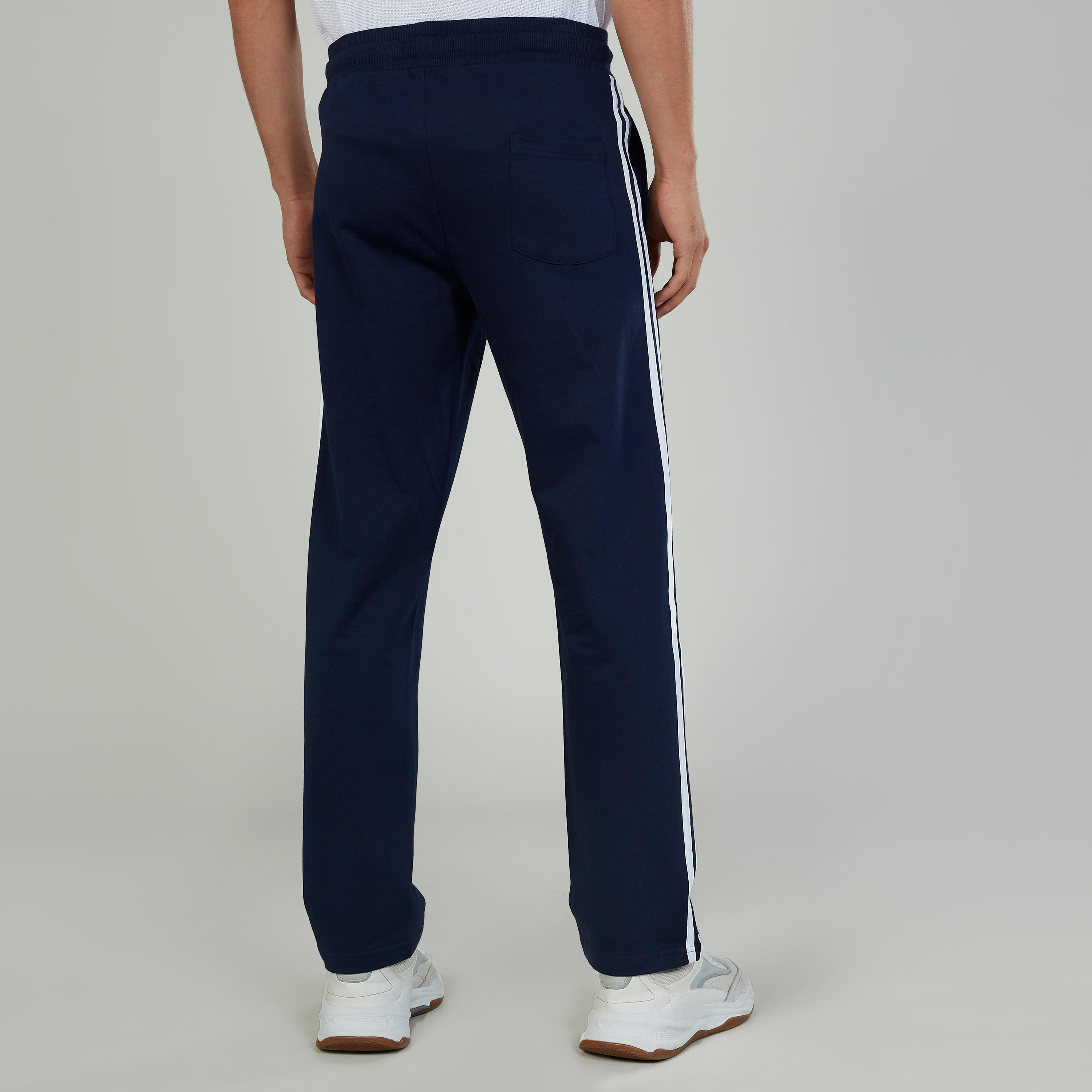 بنطلون سادة بجيوب وتفاصيل مقلّمة-men-clothing-nightwear-pyjamaandshorts-image-4