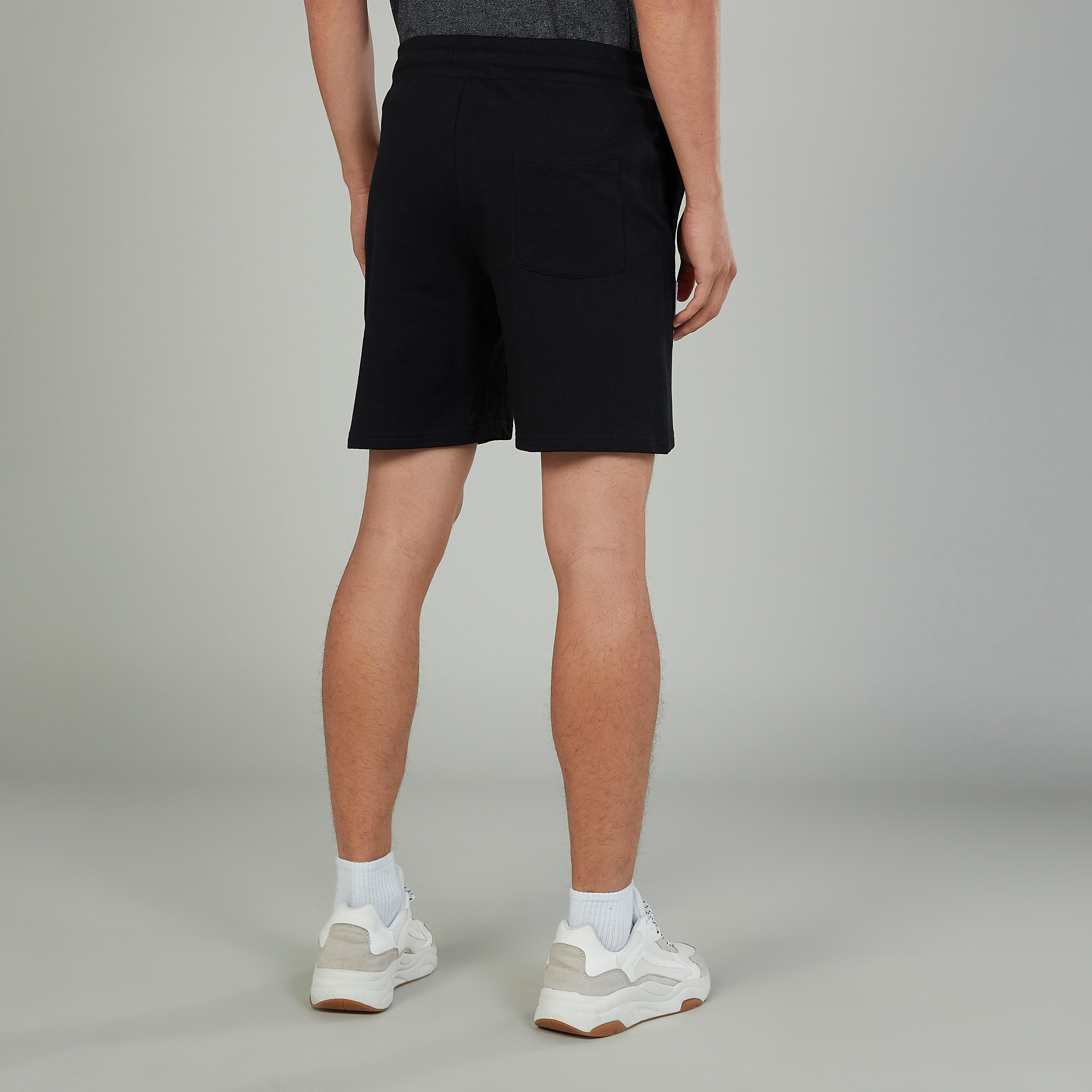 شورت مطرّز برباط وتفاصيل جيوب-men-clothing-bottoms-shorts-image-4