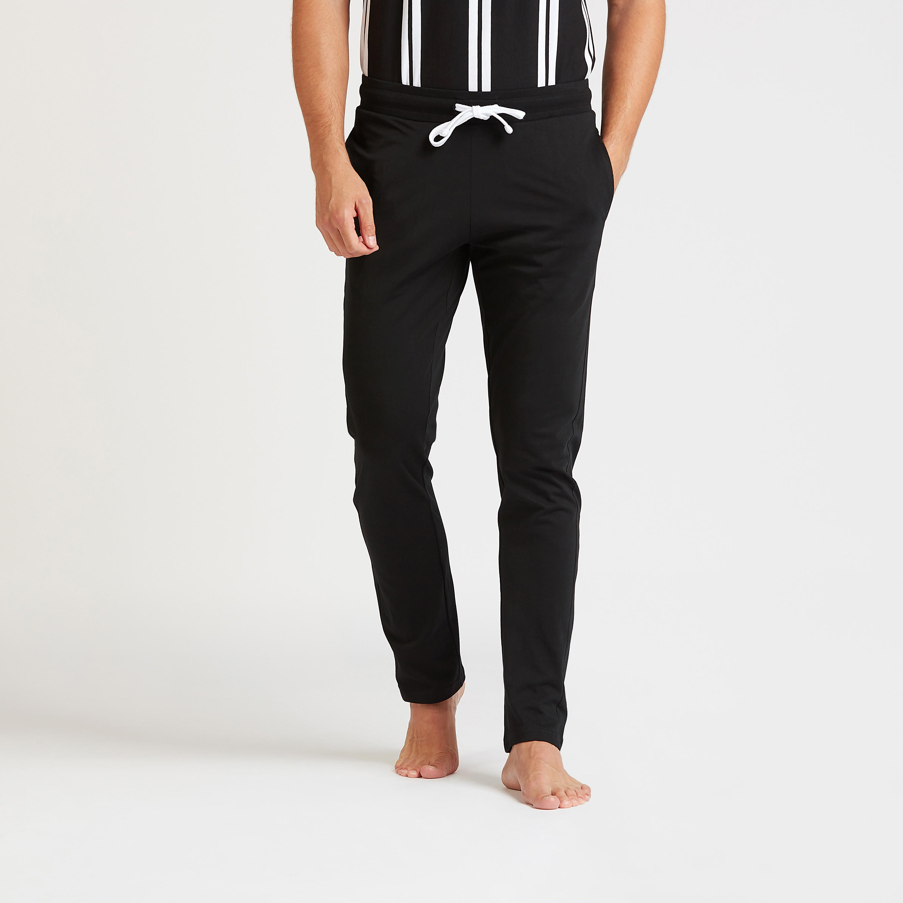 طقم بنطلون بيجاما وتيشيرت مخطط بياقة ضيقة-men-clothing-nightwear-sets-image-4