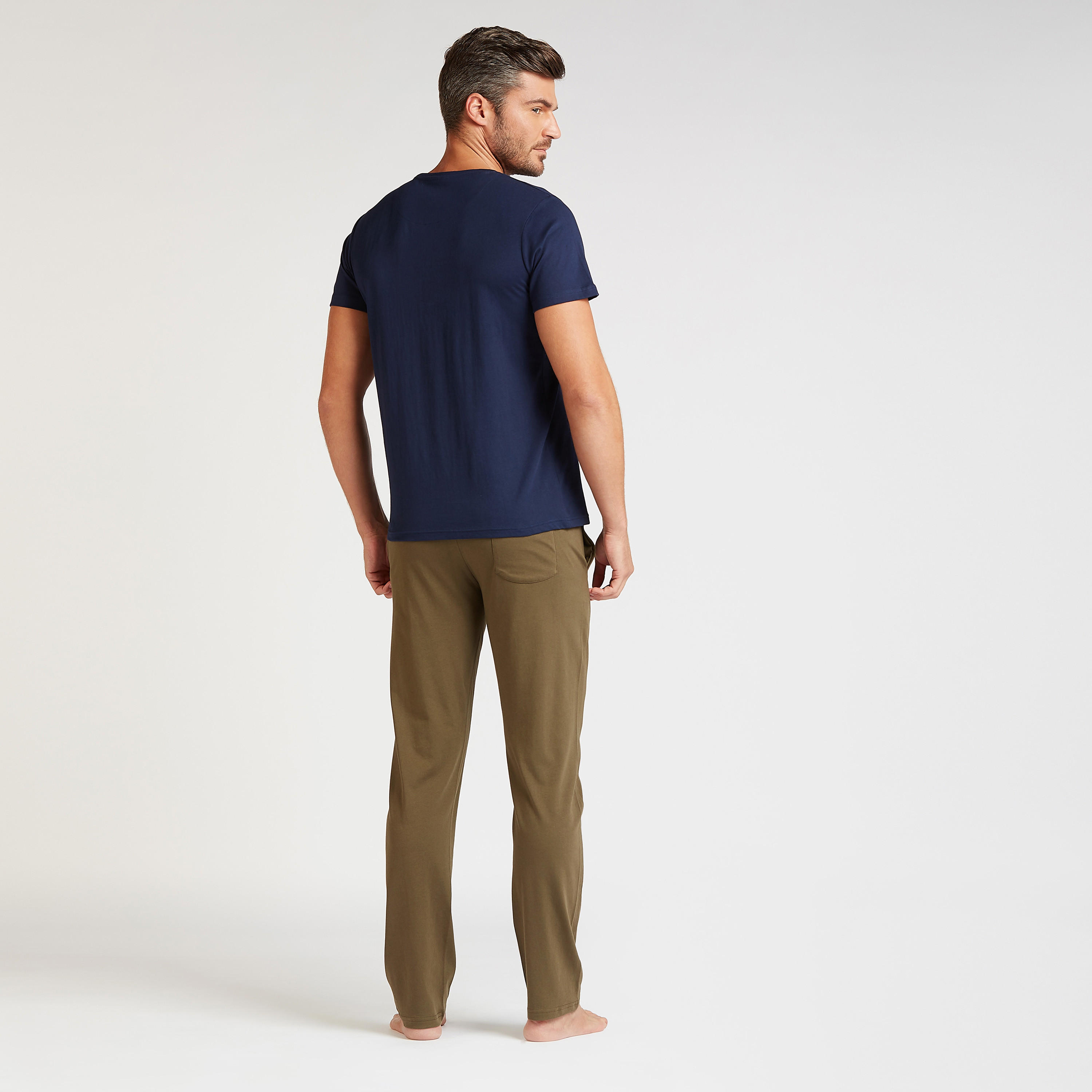 طقم بنطلون بيجاما وتيشيرت مخطط بياقة ضيقة-men-clothing-nightwear-sets-image-4