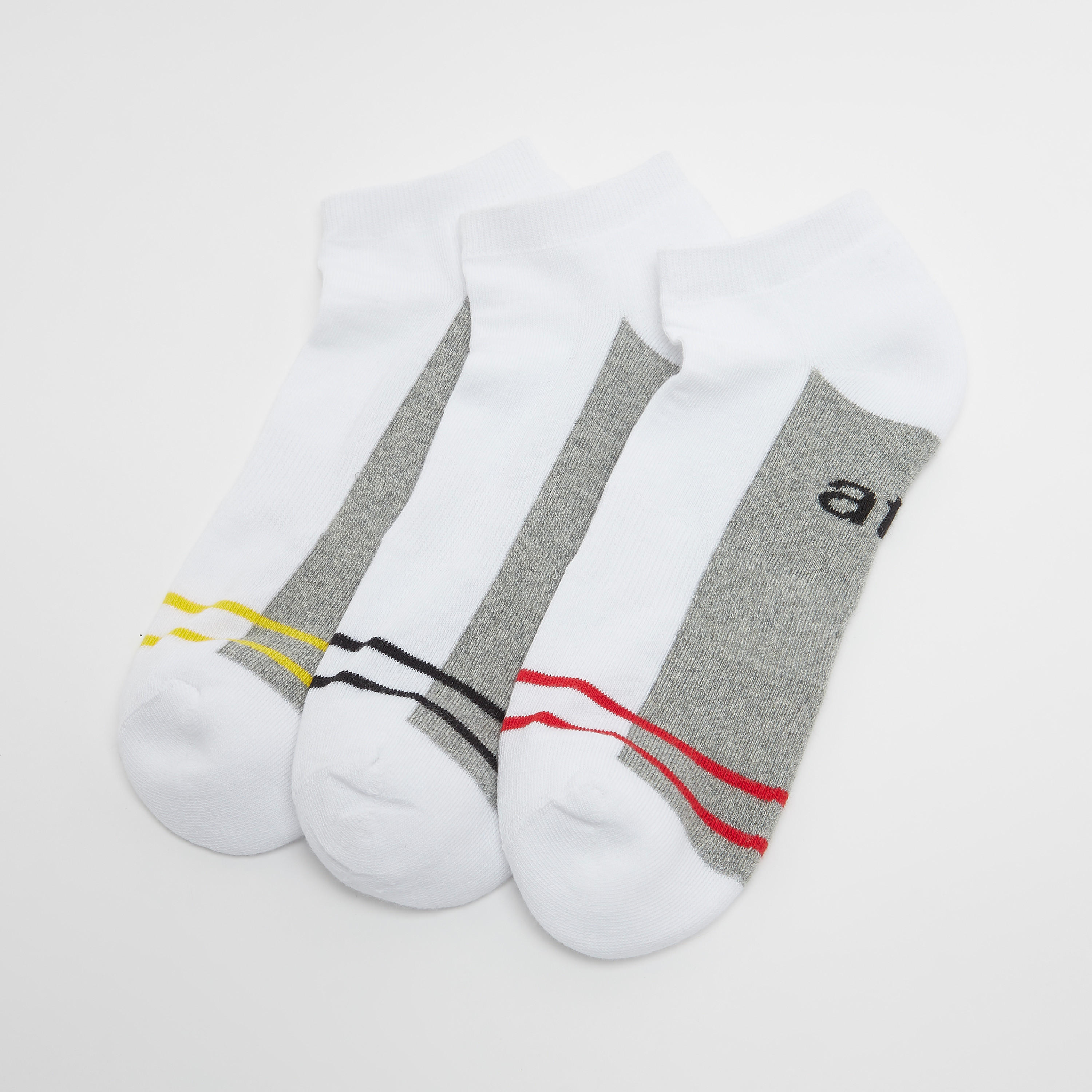 جوارب متنوعة بطول الكاحل وحواف مطّاطية - طقم من 3 أزواج-men-socks-image-1