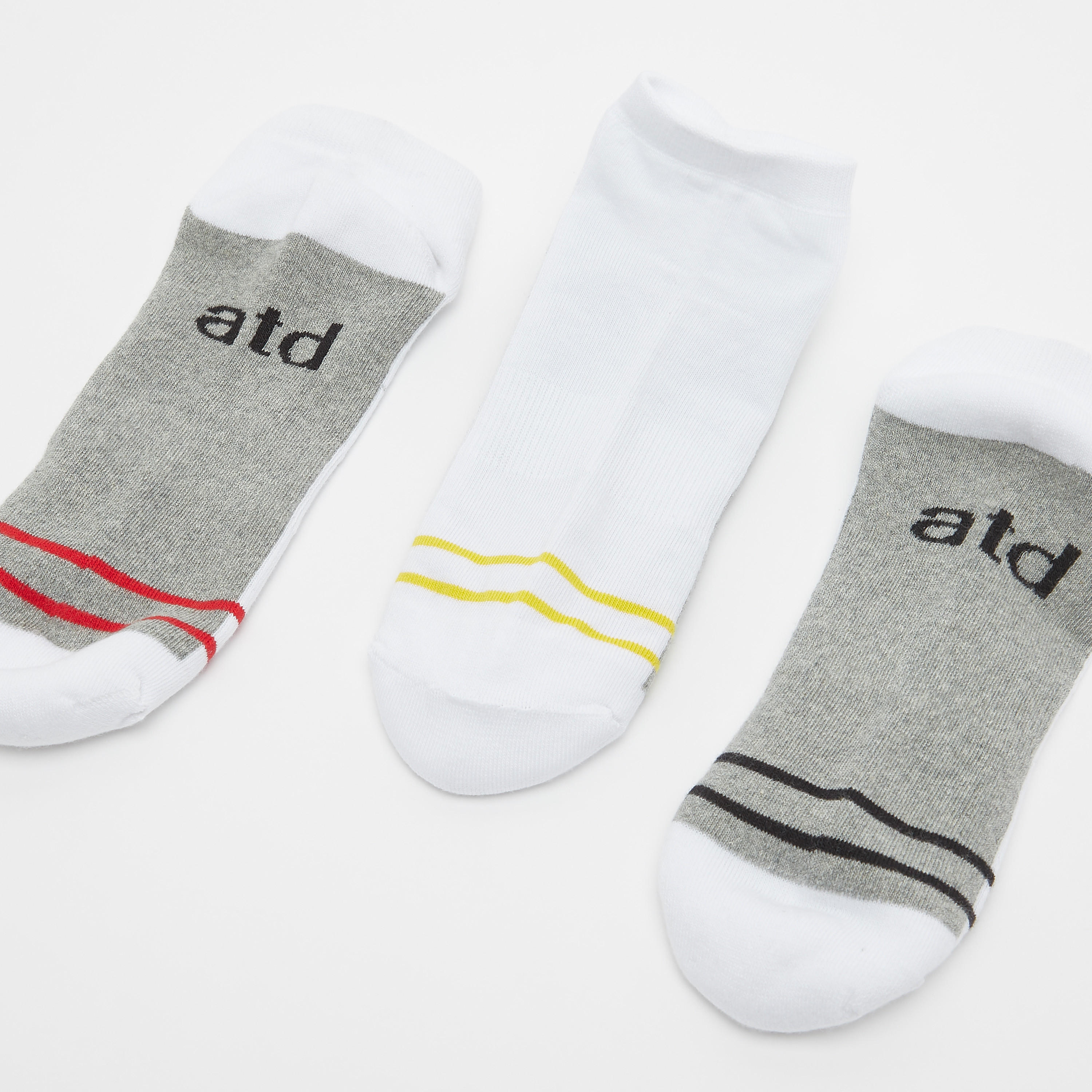 جوارب متنوعة بطول الكاحل وحواف مطّاطية - طقم من 3 أزواج-men-socks-image-2