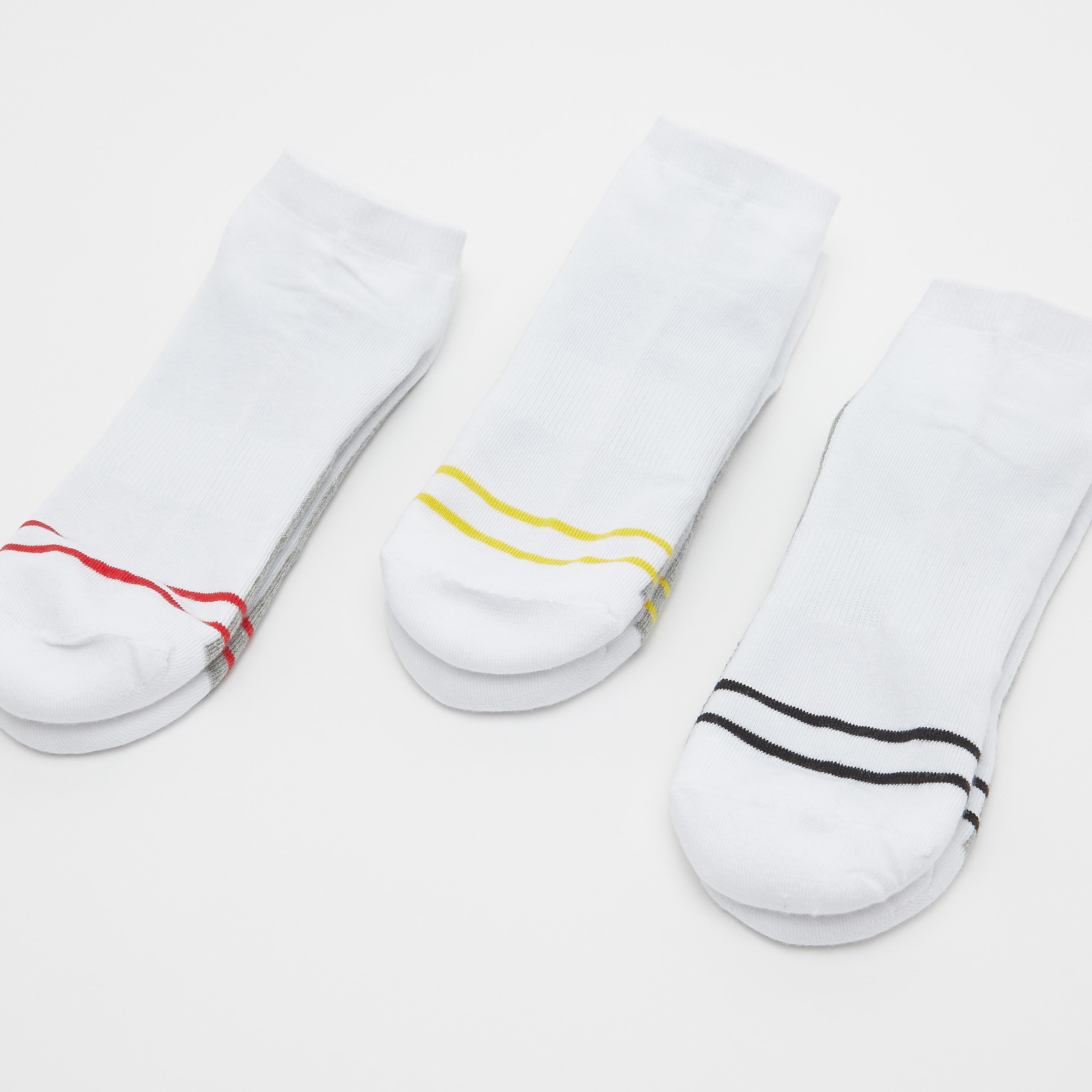 جوارب متنوعة بطول الكاحل وحواف مطّاطية - طقم من 3 أزواج-men-socks-image-3