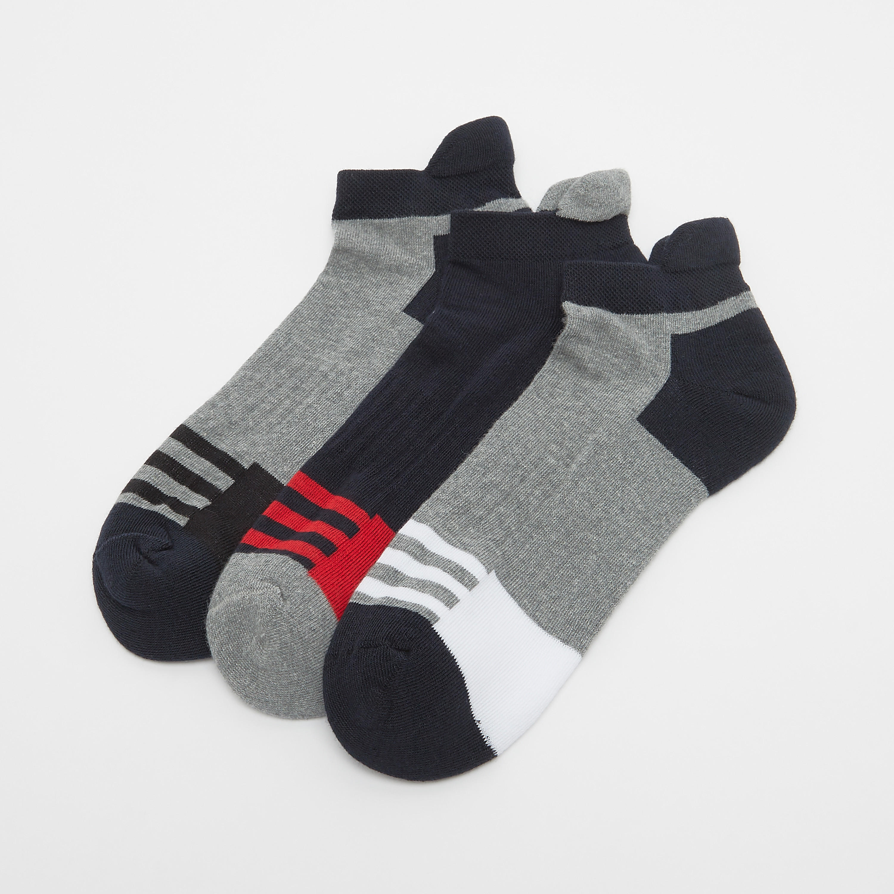 جوارب متنوعة بطول الكاحل وحواف مطّاطية - طقم من 3 أزواج-men-socks-image-1