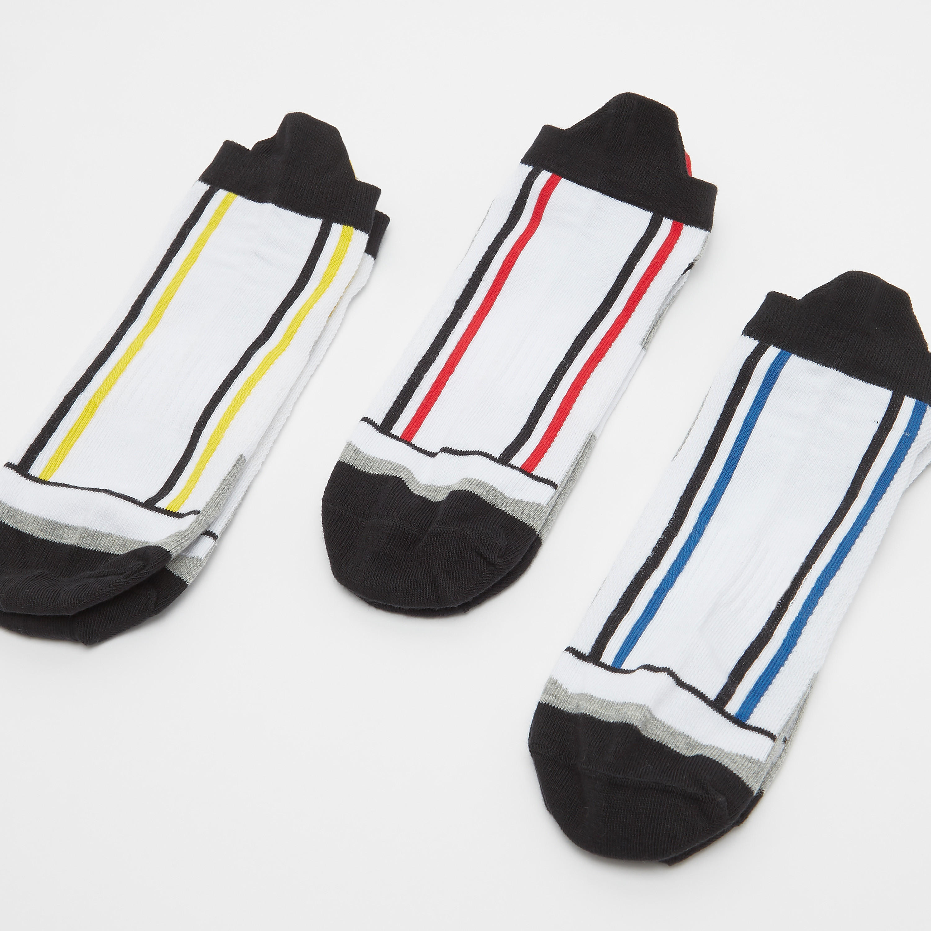 جوارب متنوعة بطول الكاحل وحواف مطّاطية - طقم من 3 أزواج-men-socks-image-3