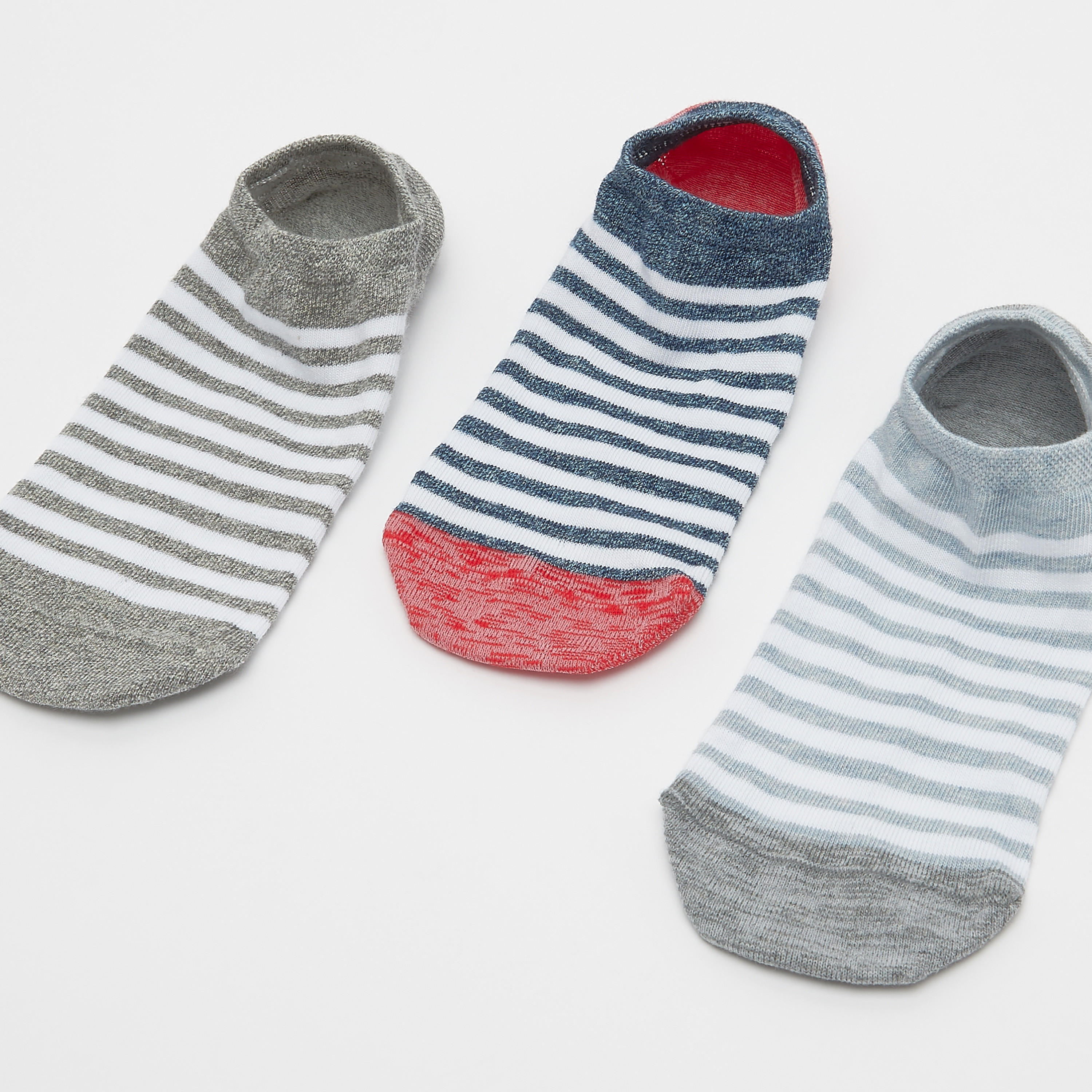 جوارب غير مرئية مخطّطة وبحواف مطّاطية - طقم من 3 أزواج-men-socks-image-1