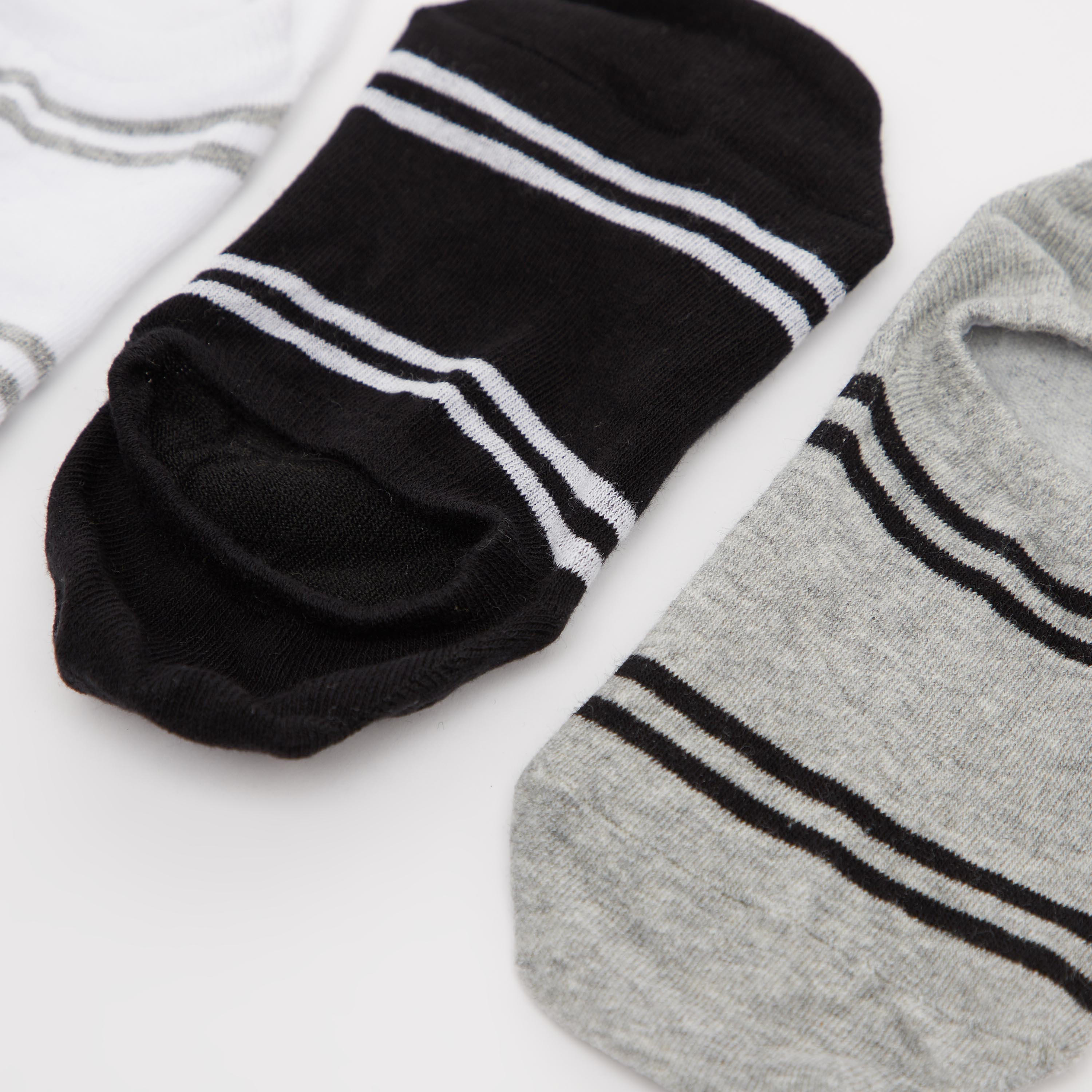 جوارب غير مرئيّة بحواف مطّاطية وتفاصيل مخطّطة - طقم من 3 أزواج-men-socks-image-2