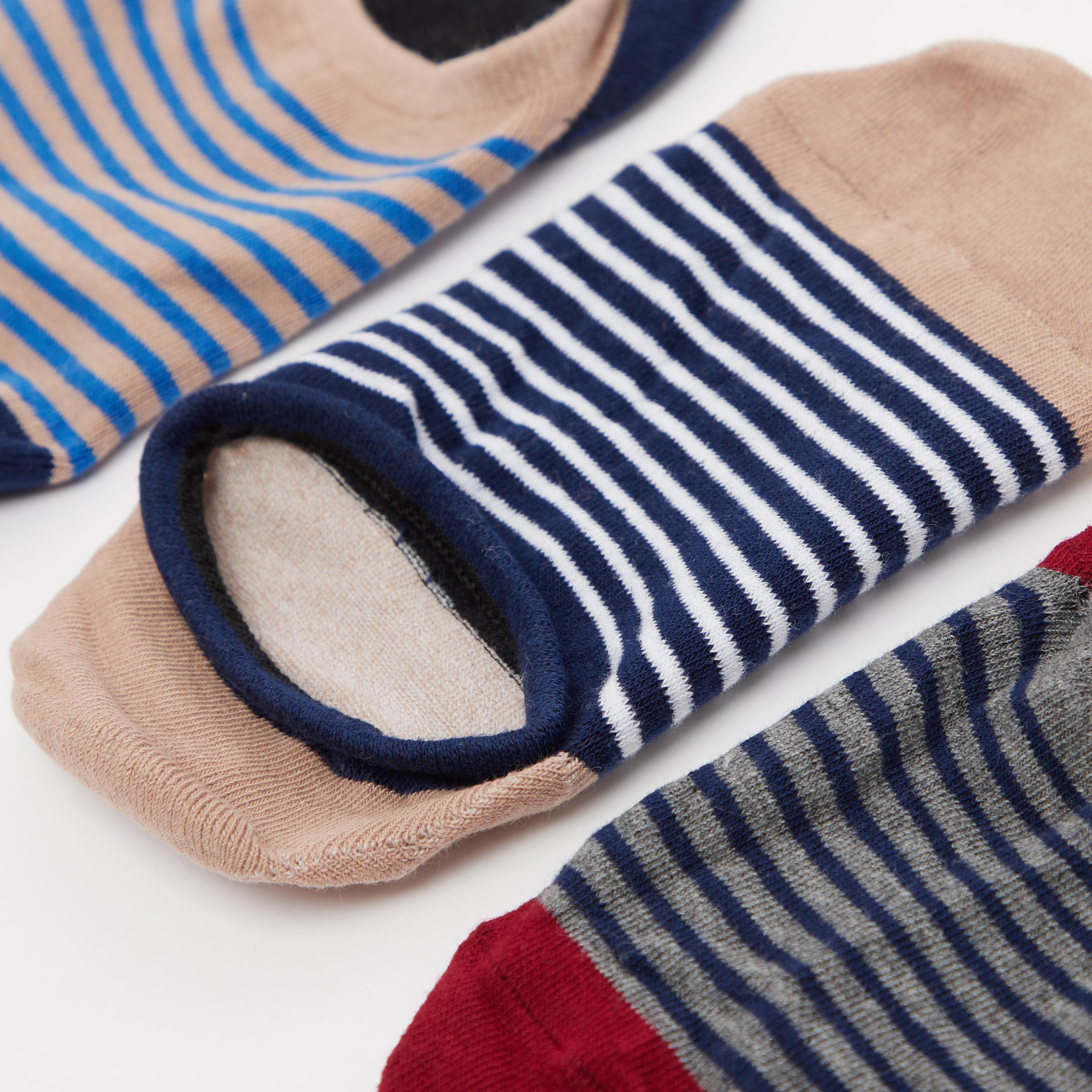 جوارب غير مرئية مخطّطة وبحواف مطّاطية - طقم من 3 أزواج-men-socks-image-3