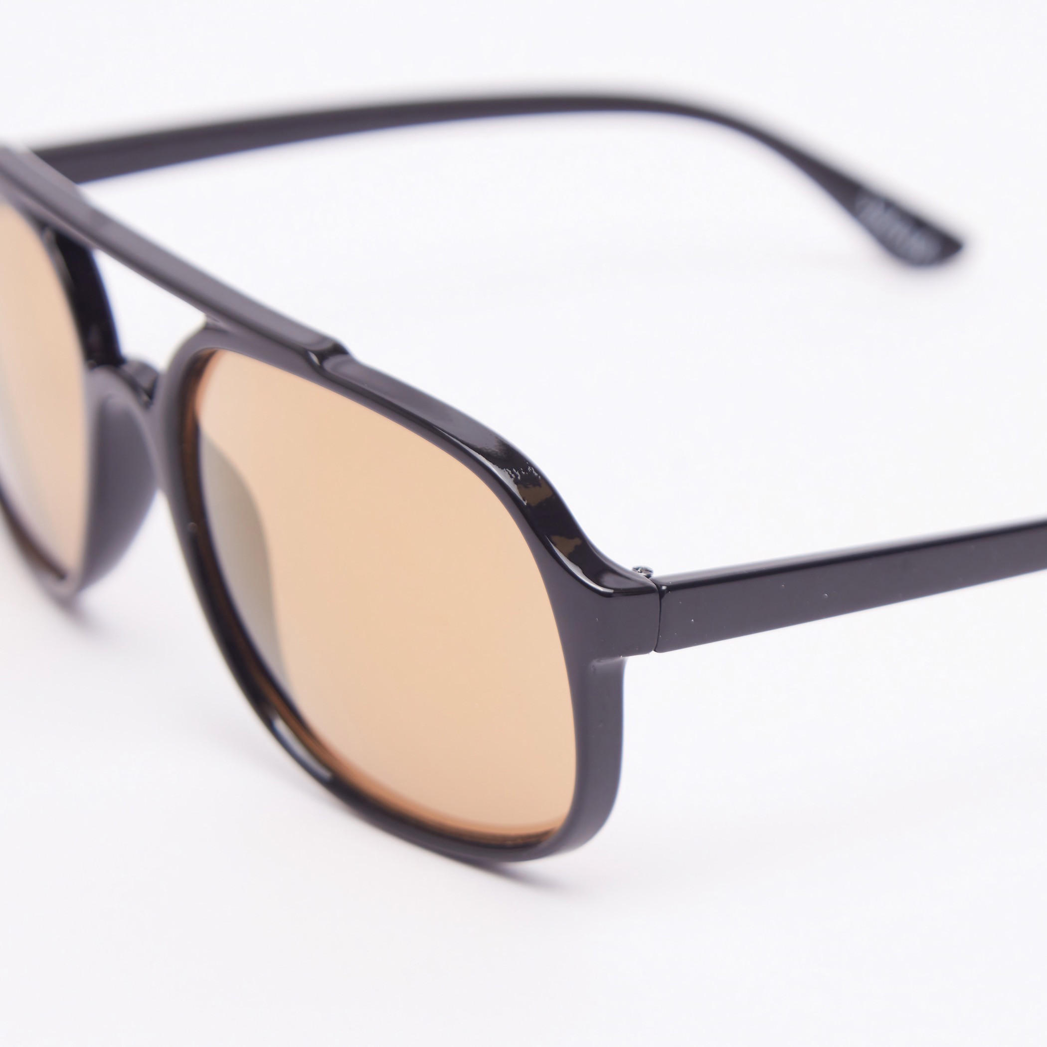 نظّارة شمسية واي فيرر بإطار كامل ووسادات للأنف-men-sunglasses-image-3