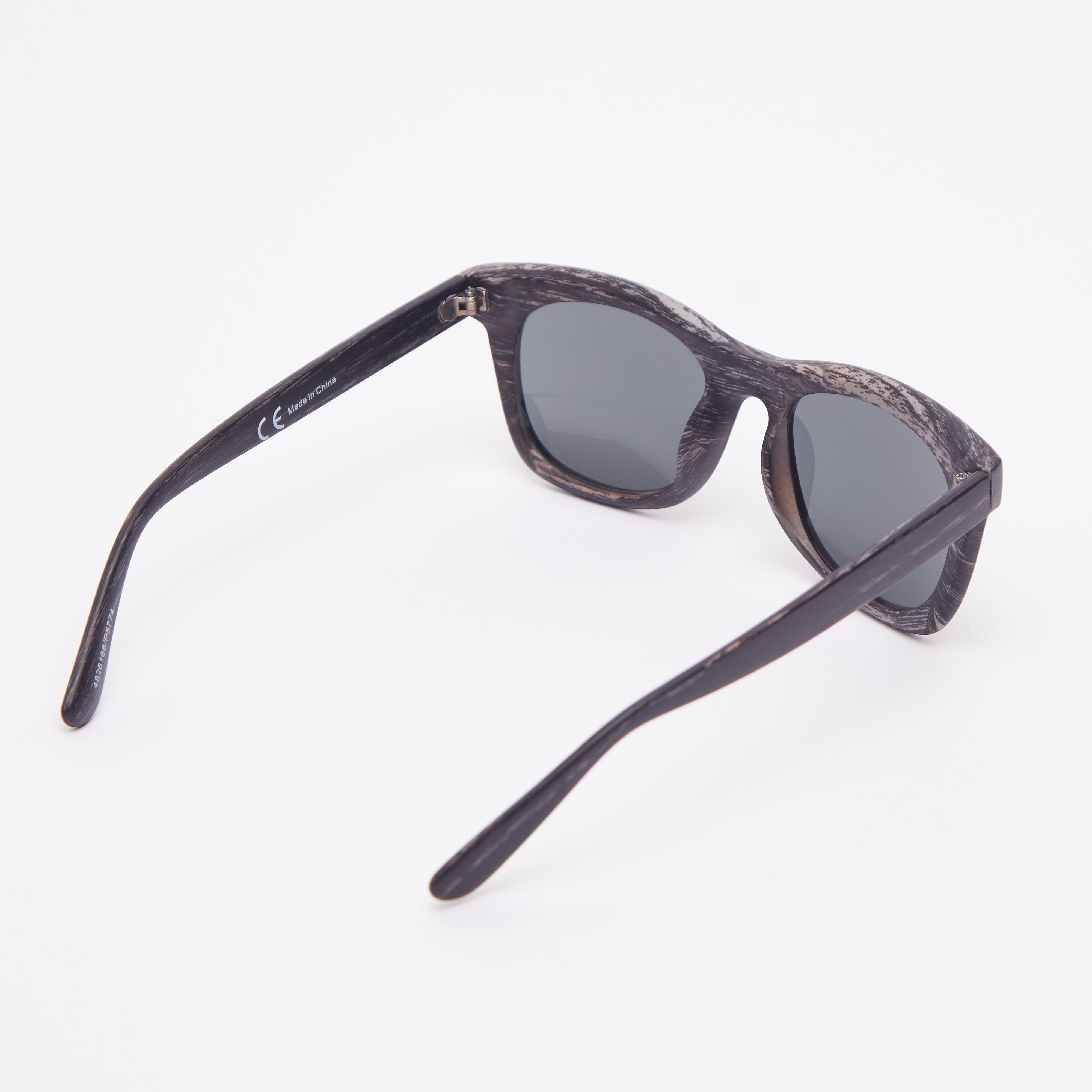 نظّارة شمسية واي فيرار بإطار كامل ووسادات أنف وسنادات أذن عريضة-men-sunglasses-image-5