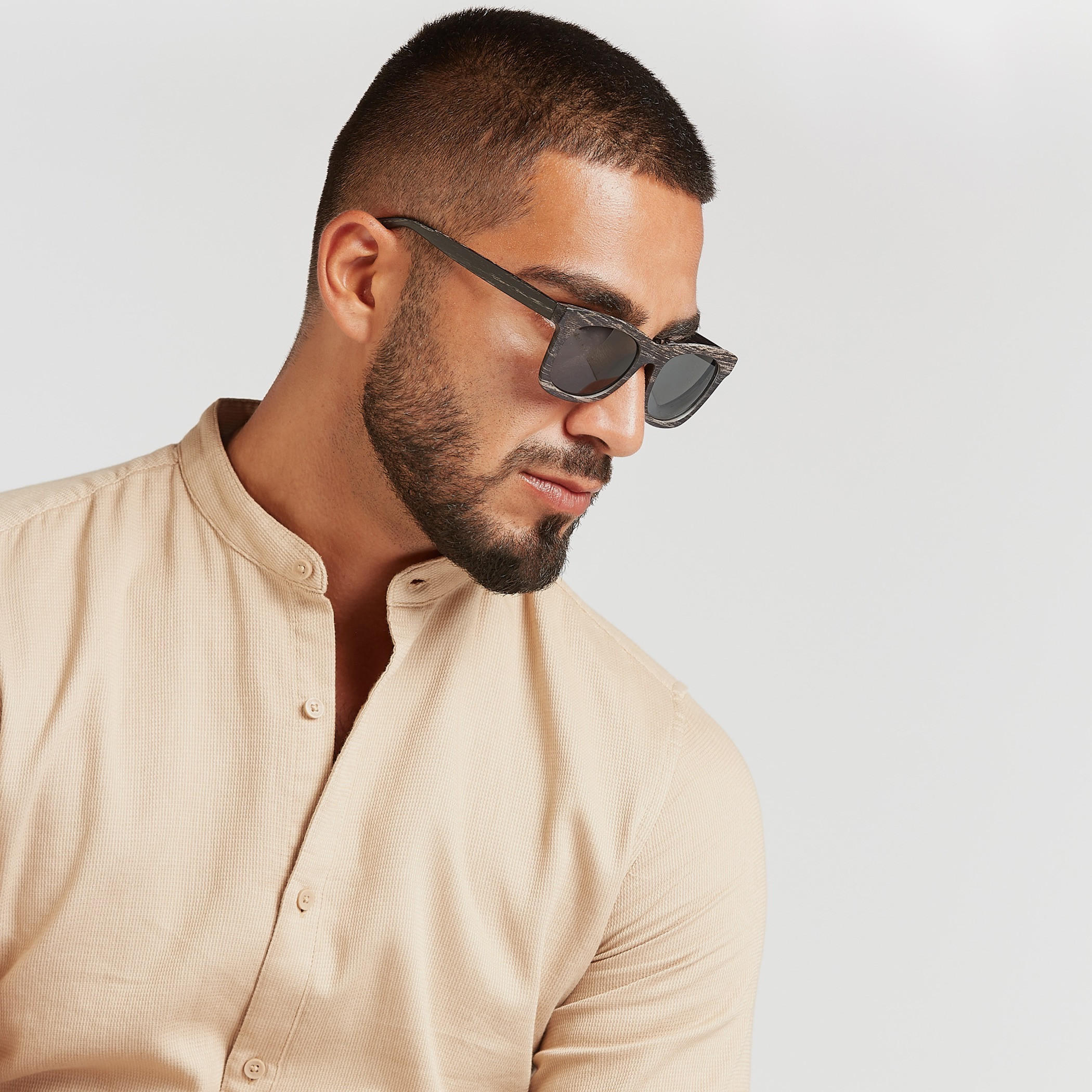 نظّارة شمسية واي فيرار بإطار كامل ووسادات أنف وسنادات أذن عريضة-men-sunglasses-image-2