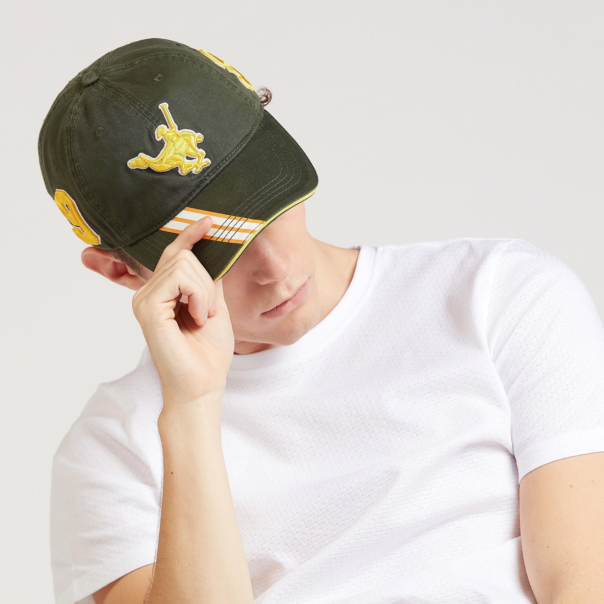 قبعة كاب مطرّزة بزر إغلاق كبّاس-men-caps-image-2