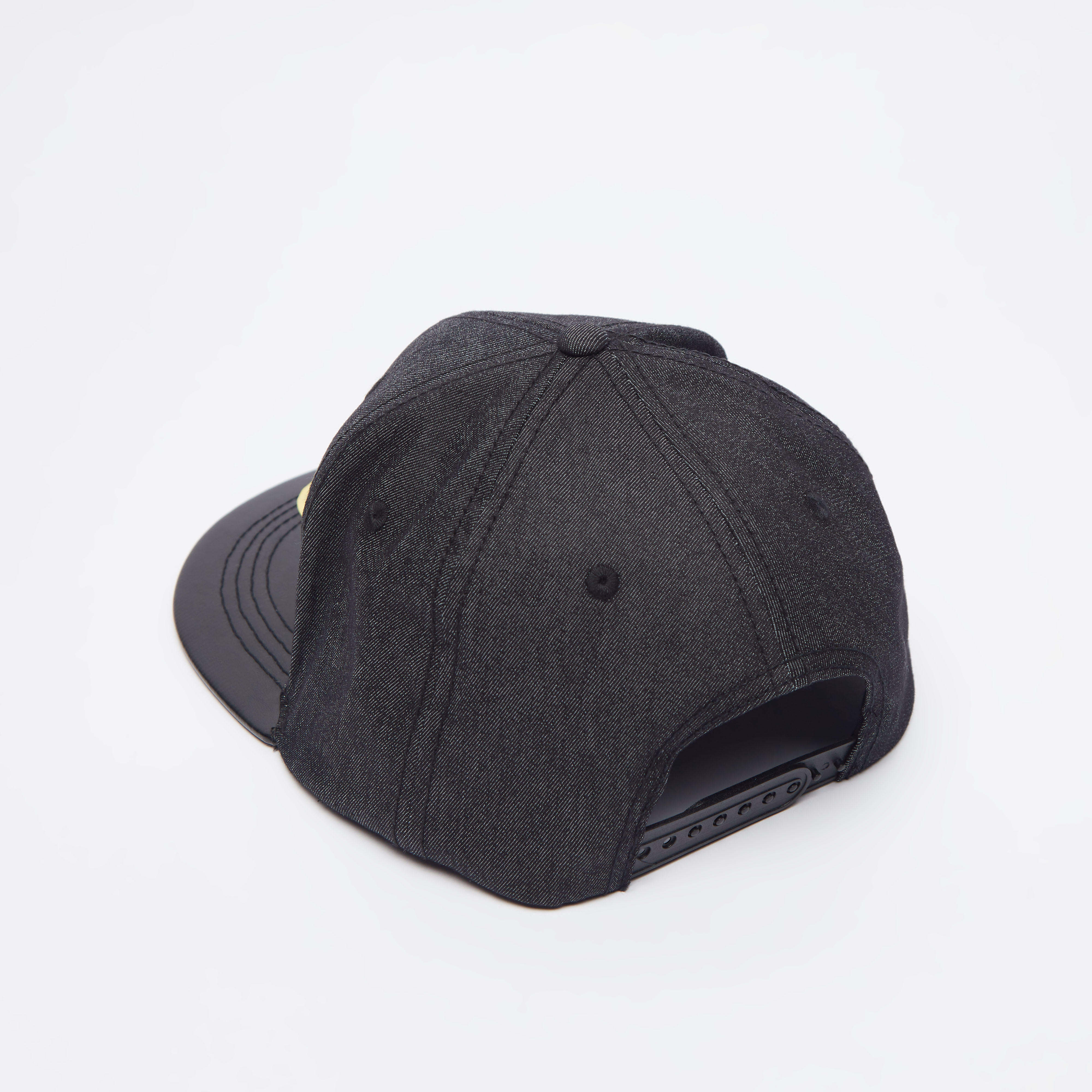 قبعة كاب مطرّزة بزر إغلاق كبّاس-men-caps-image-1