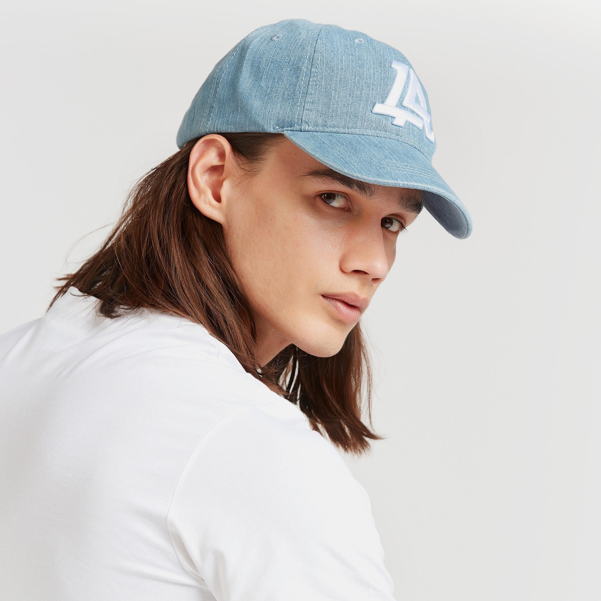 كاب مطرّز بإغلاق قابل لتعديل المقاس-men-caps-image-3