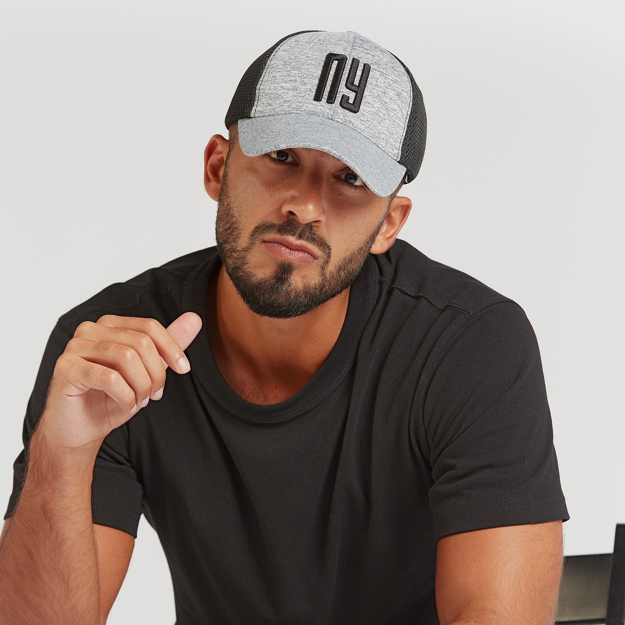 قبعة كاب مطرّزة بزر إغلاق كبّاس-men-caps-image-2