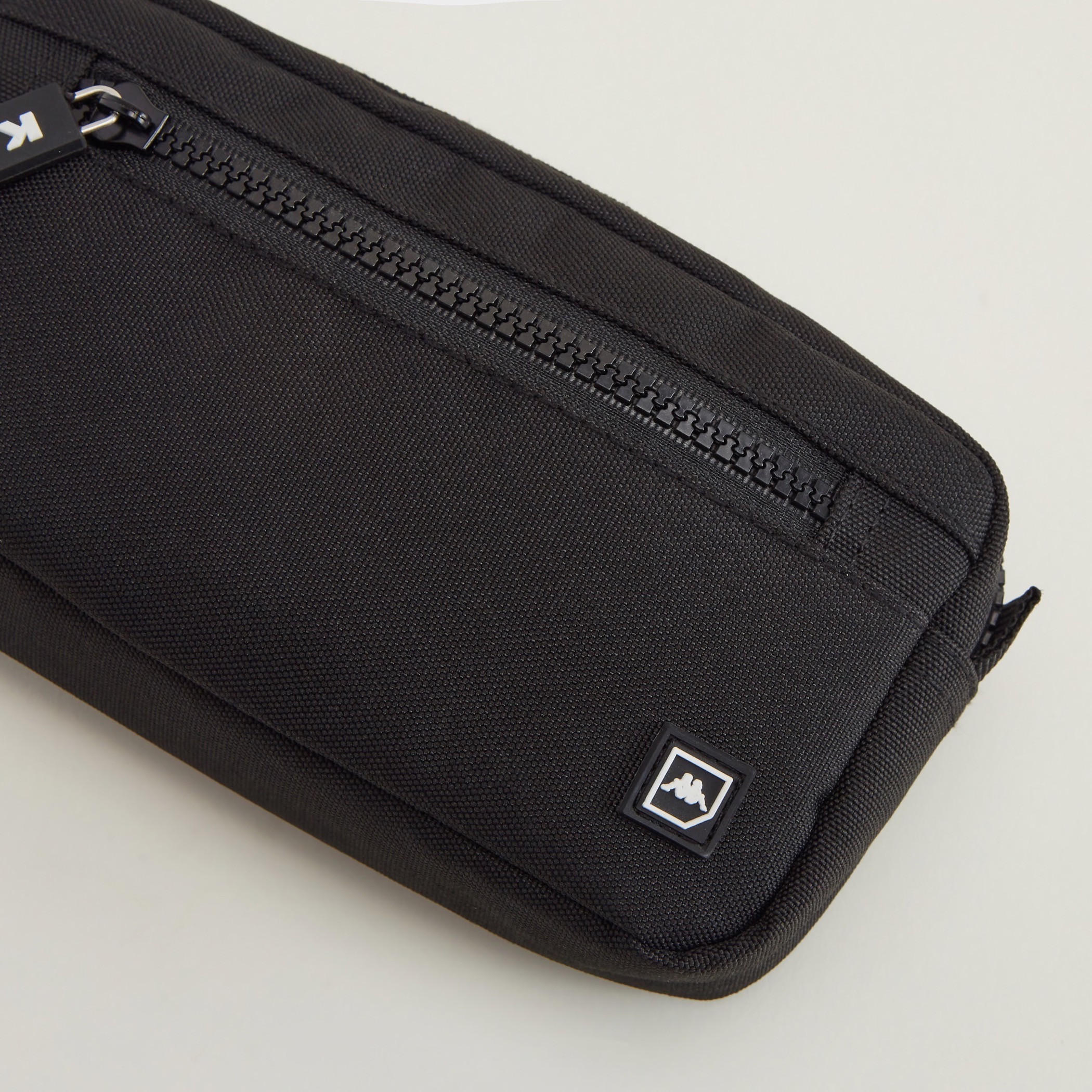 مقلمة بارزة الملمس بسحّاب إغلاق من كابا-men-bags-image-3