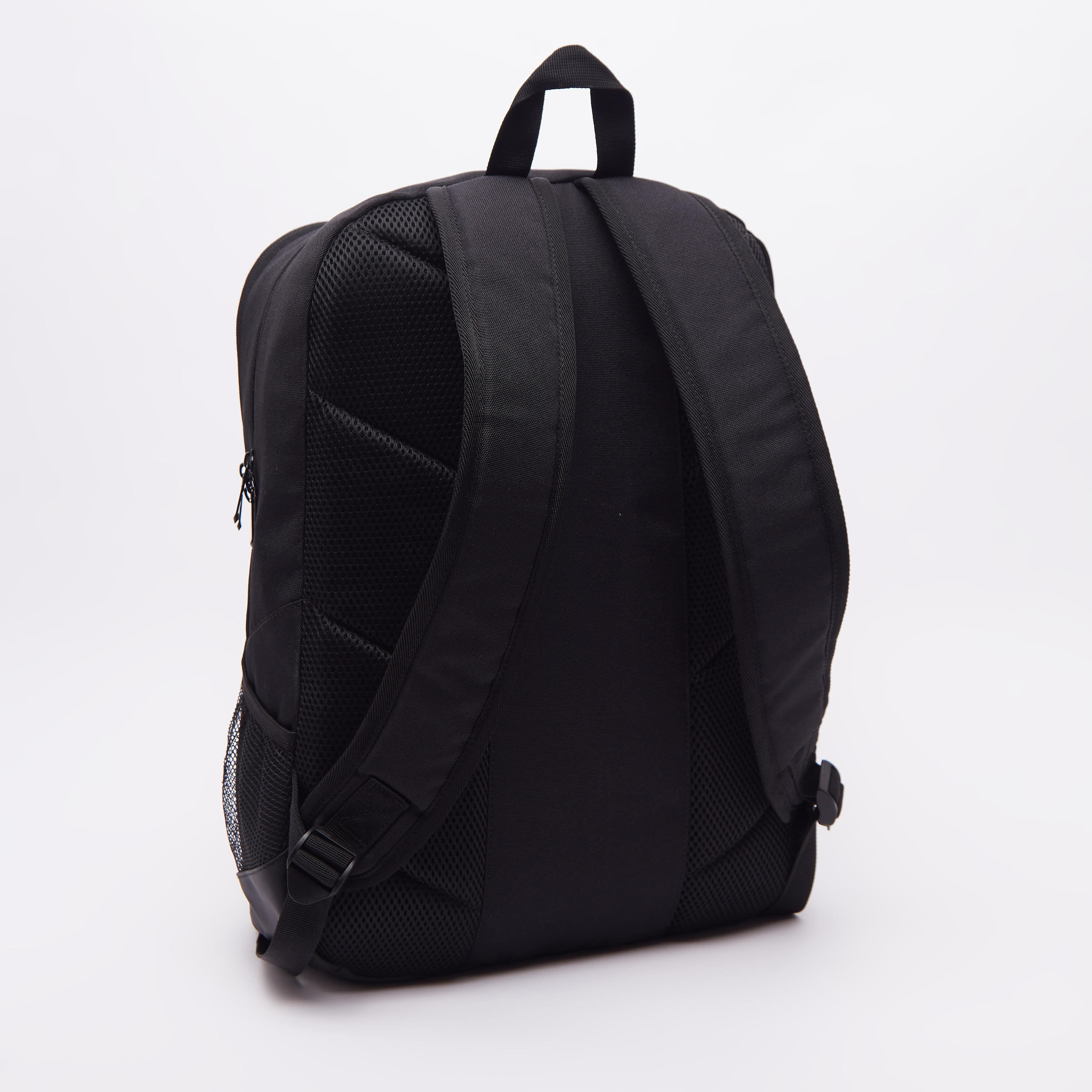 شنطة ظهر بحمّالات كتف قابلة للتعديل ومقبض علوي وتفاصيل شريطة-men-bags-image-2