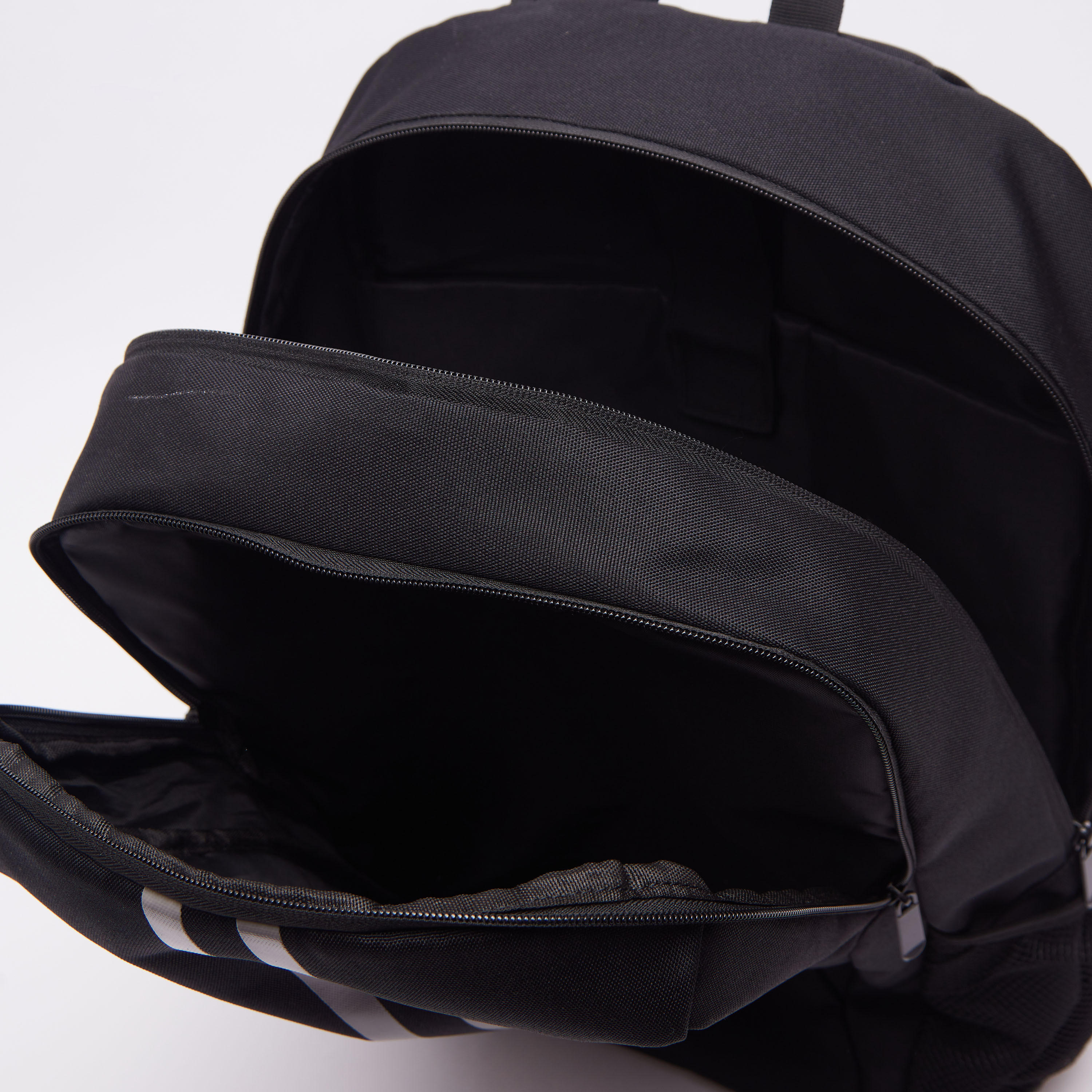 شنطة ظهر بحمّالات كتف قابلة للتعديل ومقبض علوي وتفاصيل شريطة-men-bags-image-1