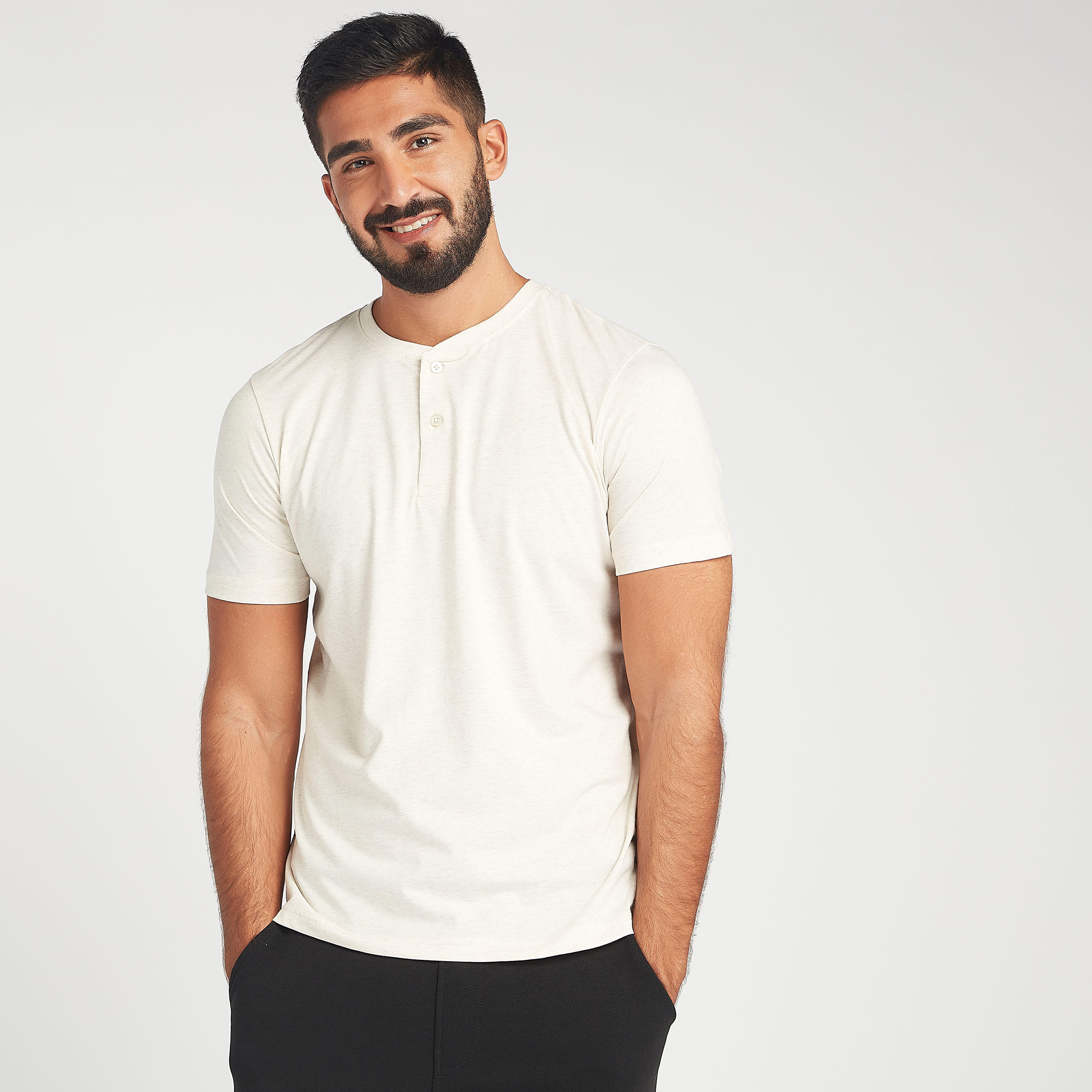 تيشيرت مستدام سادة بأكمام قصيرة - طقم من قطعتين-men-clothing-nightwear-tshirts-image-2