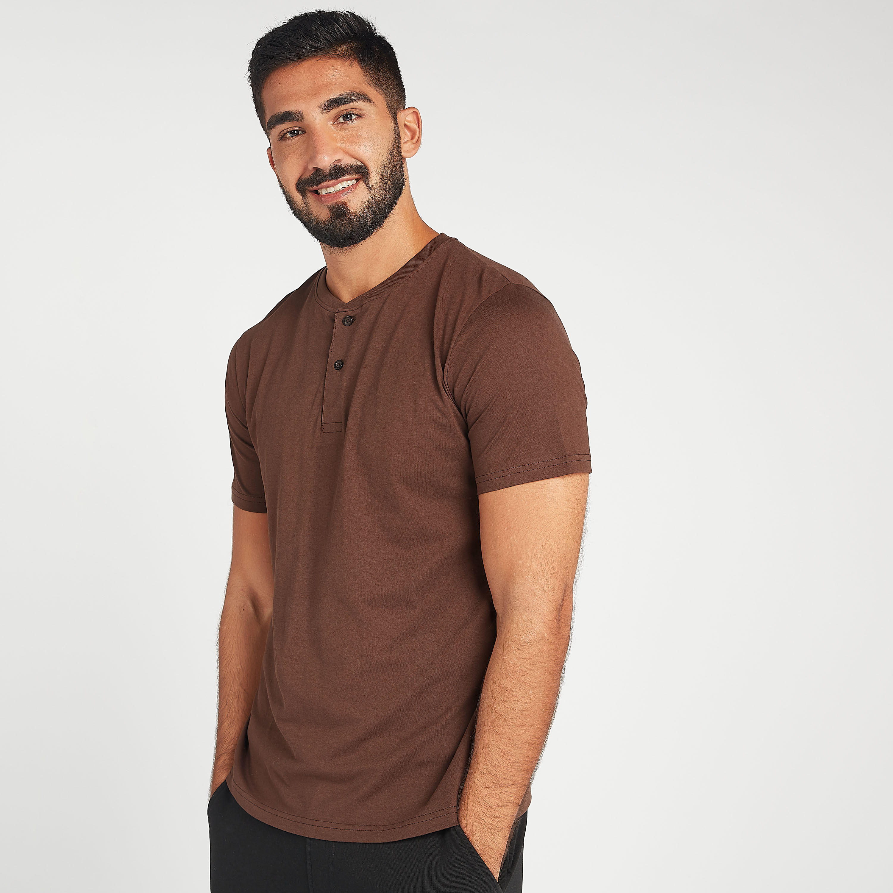تيشيرت مستدام سادة بأكمام قصيرة - طقم من قطعتين-men-clothing-nightwear-tshirts-image-5