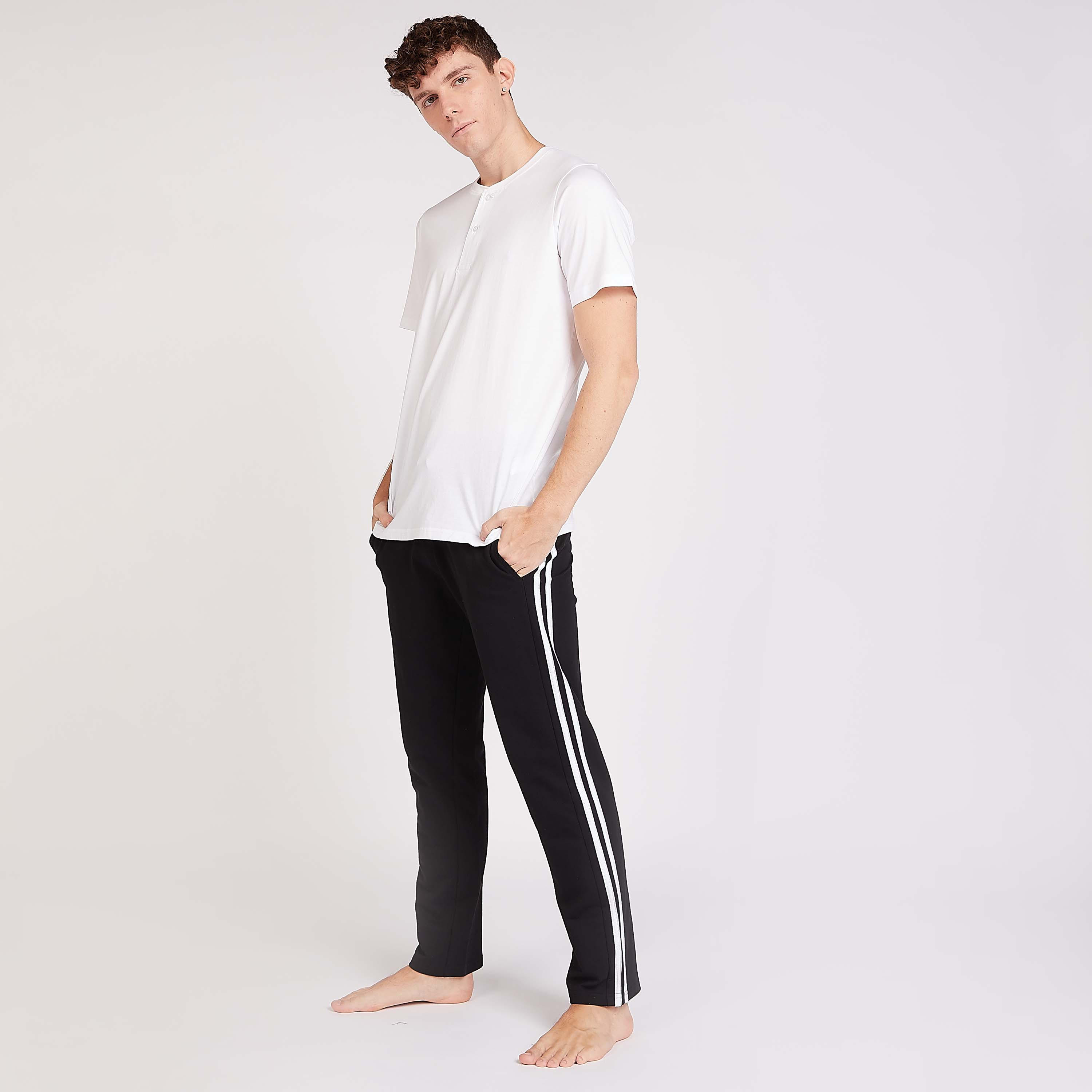 بنطلون سادة طويل بجيوب وتفاصيل مخططة-men-clothing-nightwear-pyjamaandshorts-image-3