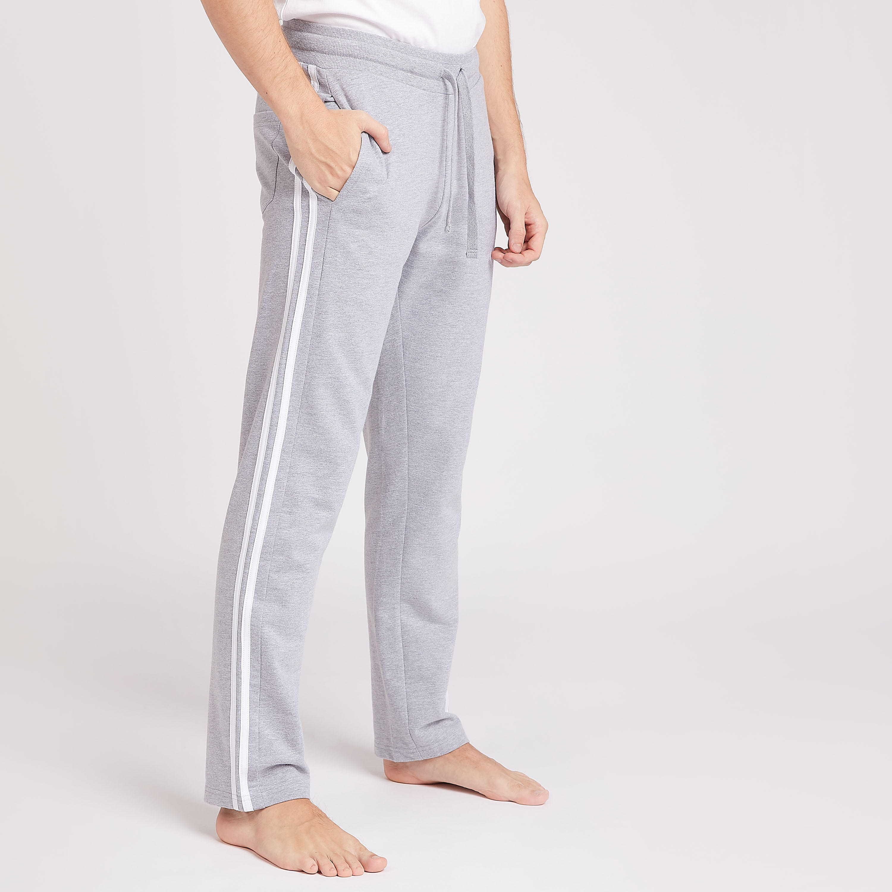 بنطلون سادة طويل بجيوب وتفاصيل مخططة-men-clothing-nightwear-pyjamaandshorts-image-4