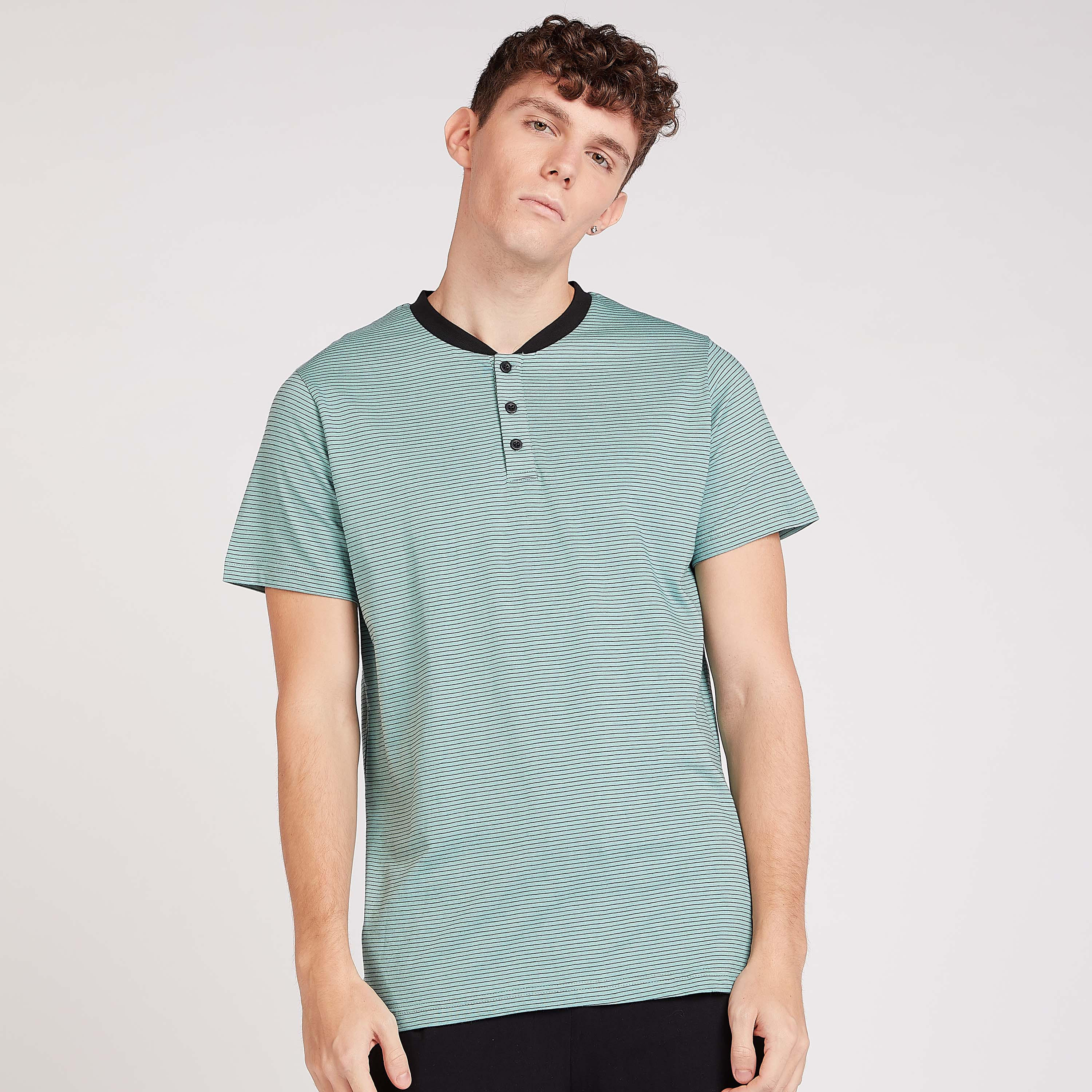 طقم بنطلون بيجاما طويل سادة وتيشيرت مخطط بياقة هينلي-men-clothing-nightwear-sets-image-2