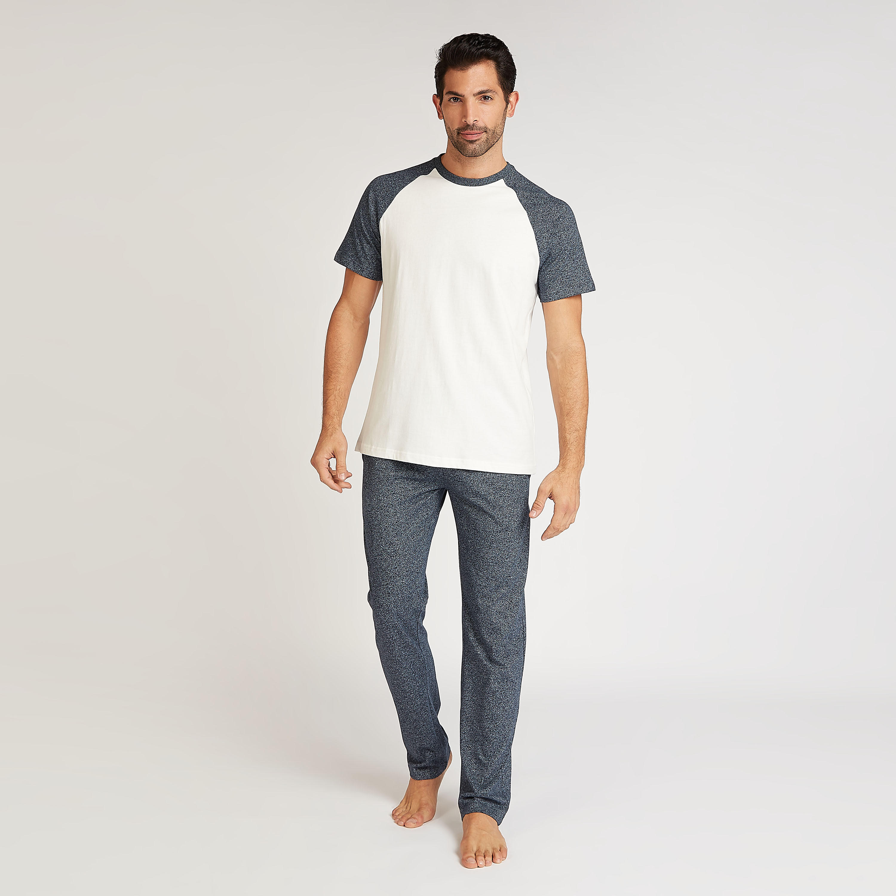 طقم مستدام بنطلون بيجاما طويل وتيشيرت سادة بأكمام مغايرة-men-clothing-nightwear-sets-image-1