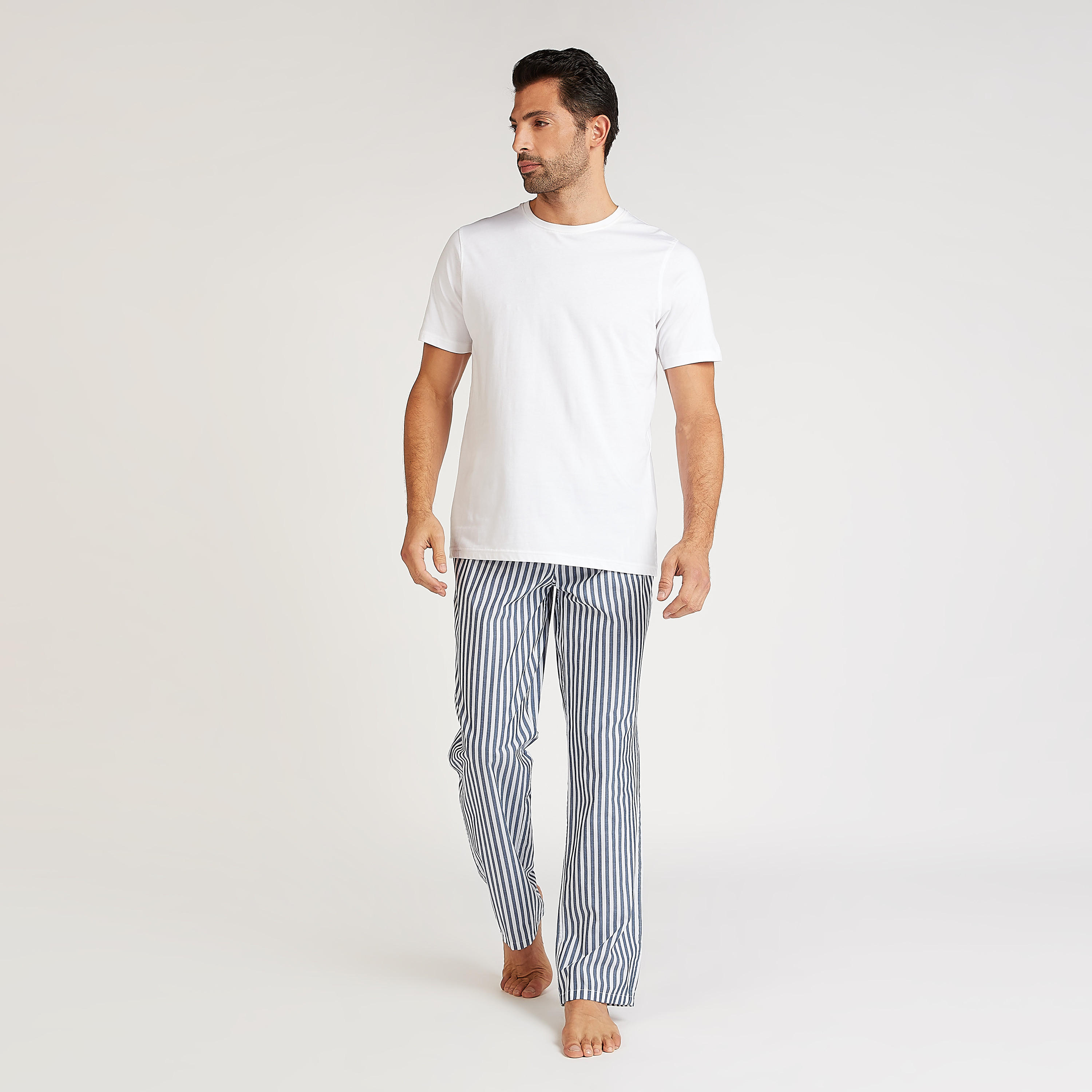 بيجاما مستدامة بطبعات وخصر مطّاطي - طقم من قطعتين-men-clothing-nightwear-pyjamaandshorts-image-4