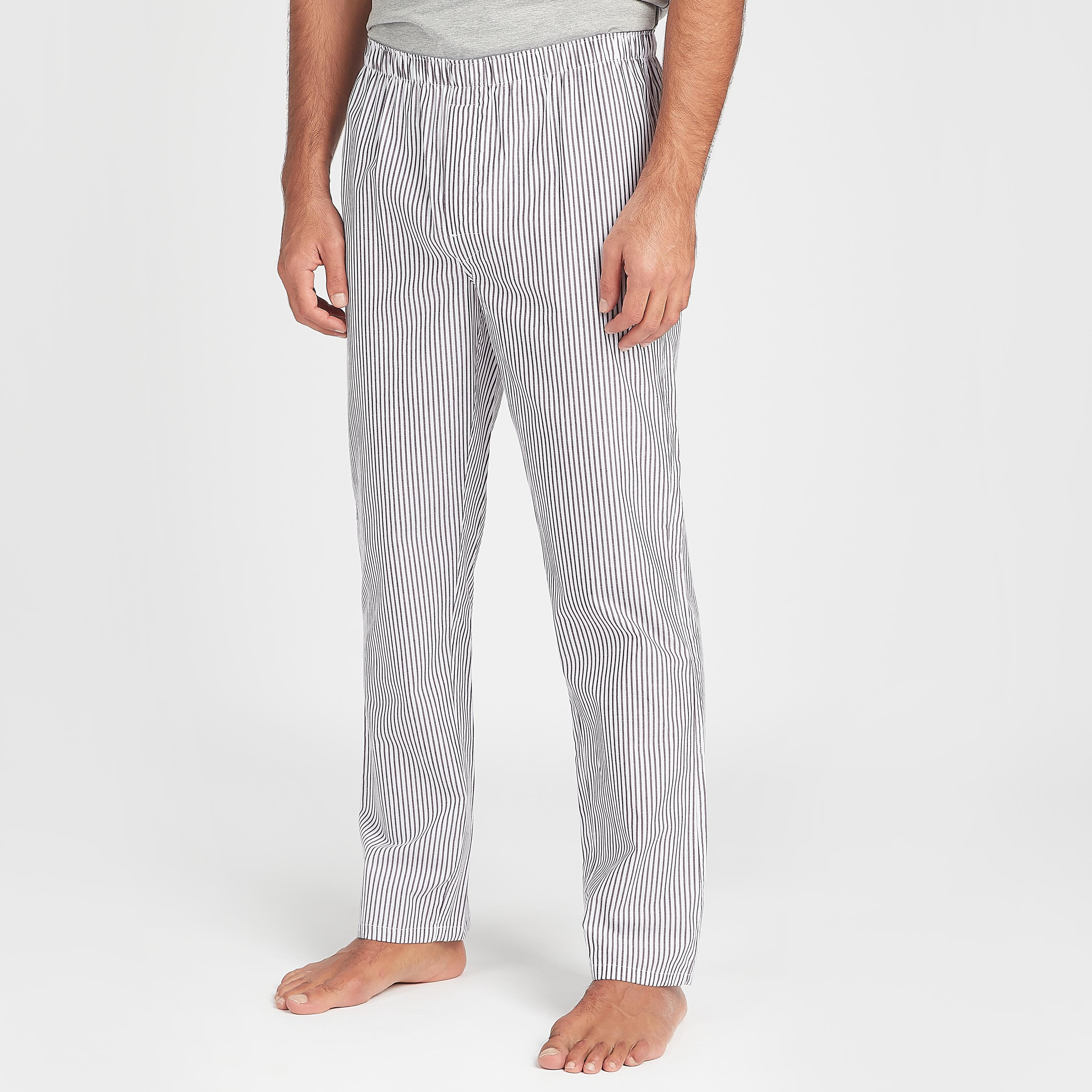 بنطلون بيجاما طويل بخصر مطاطي وطبعات - طقم من قطعتين-men-clothing-nightwear-pyjamaandshorts-image-2
