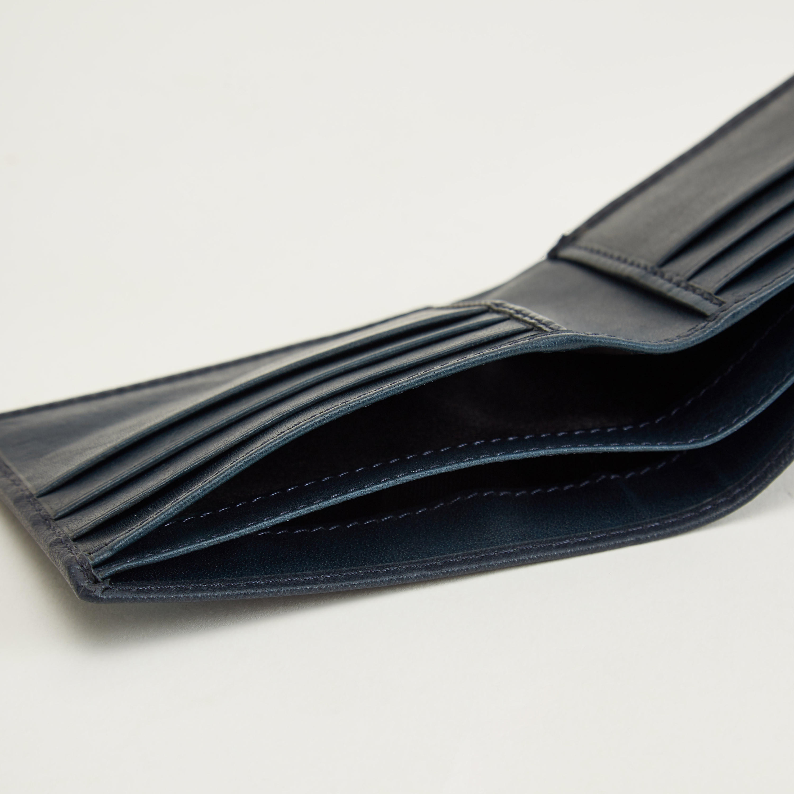 محفظة بارزة الملمس بطّية مزدوجة-men-beltsandwallets-wallets-image-3