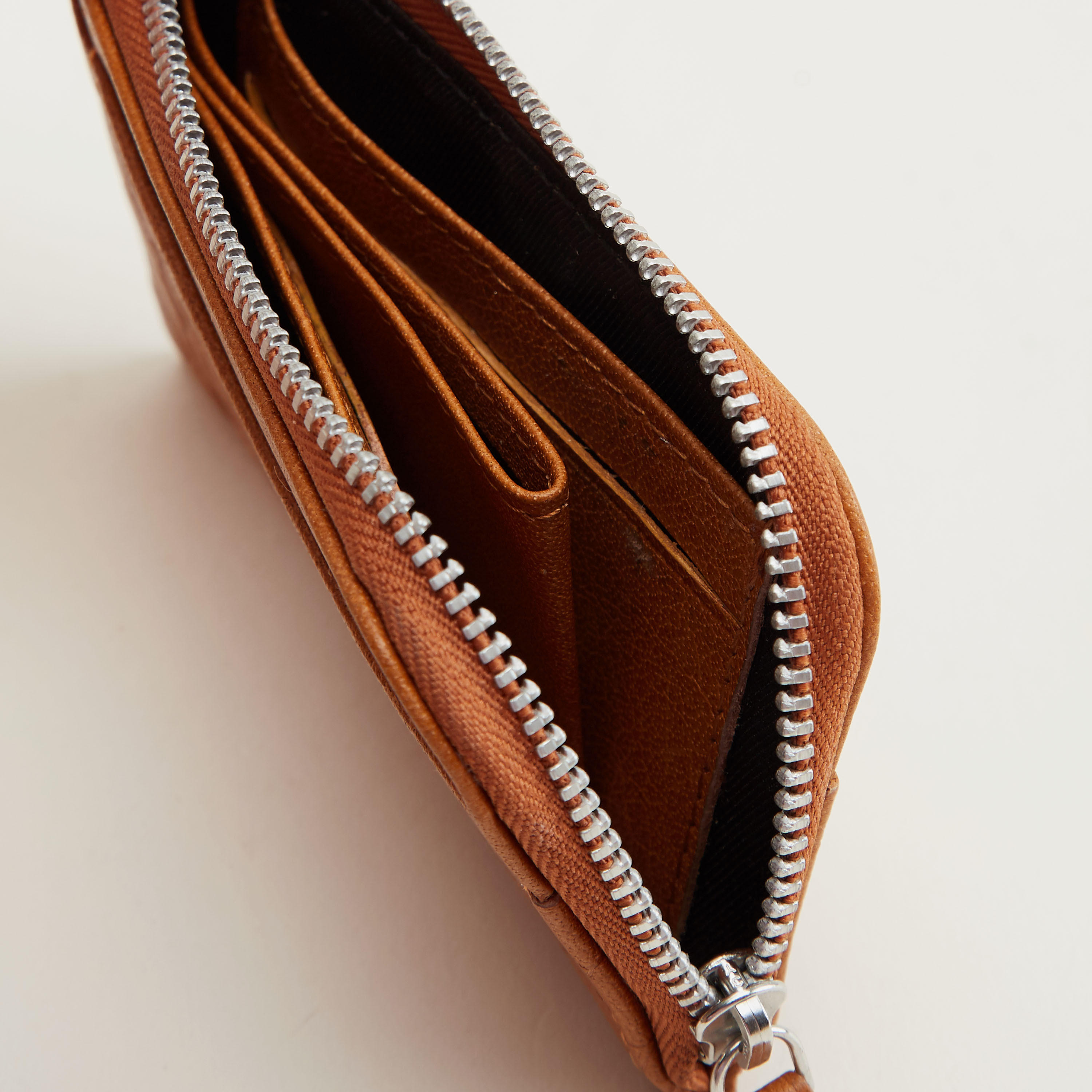حامل بطاقات بارز الملس بسحّاب إغلاق-men-beltsandwallets-wallets-image-4