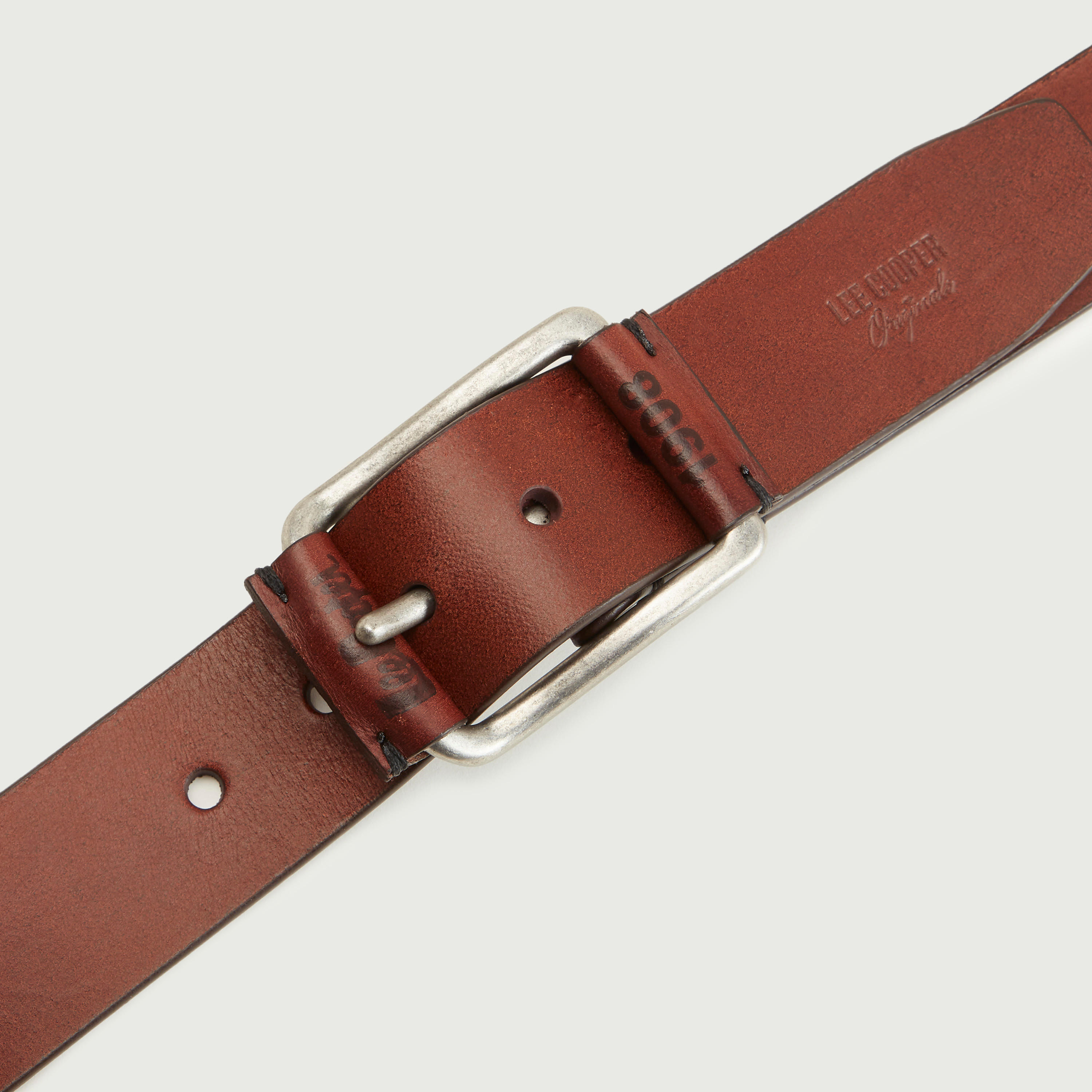 حزام بطبعات وإبزيم بدبوس من لي كوبر-men-beltsandwallets-belts-image-1