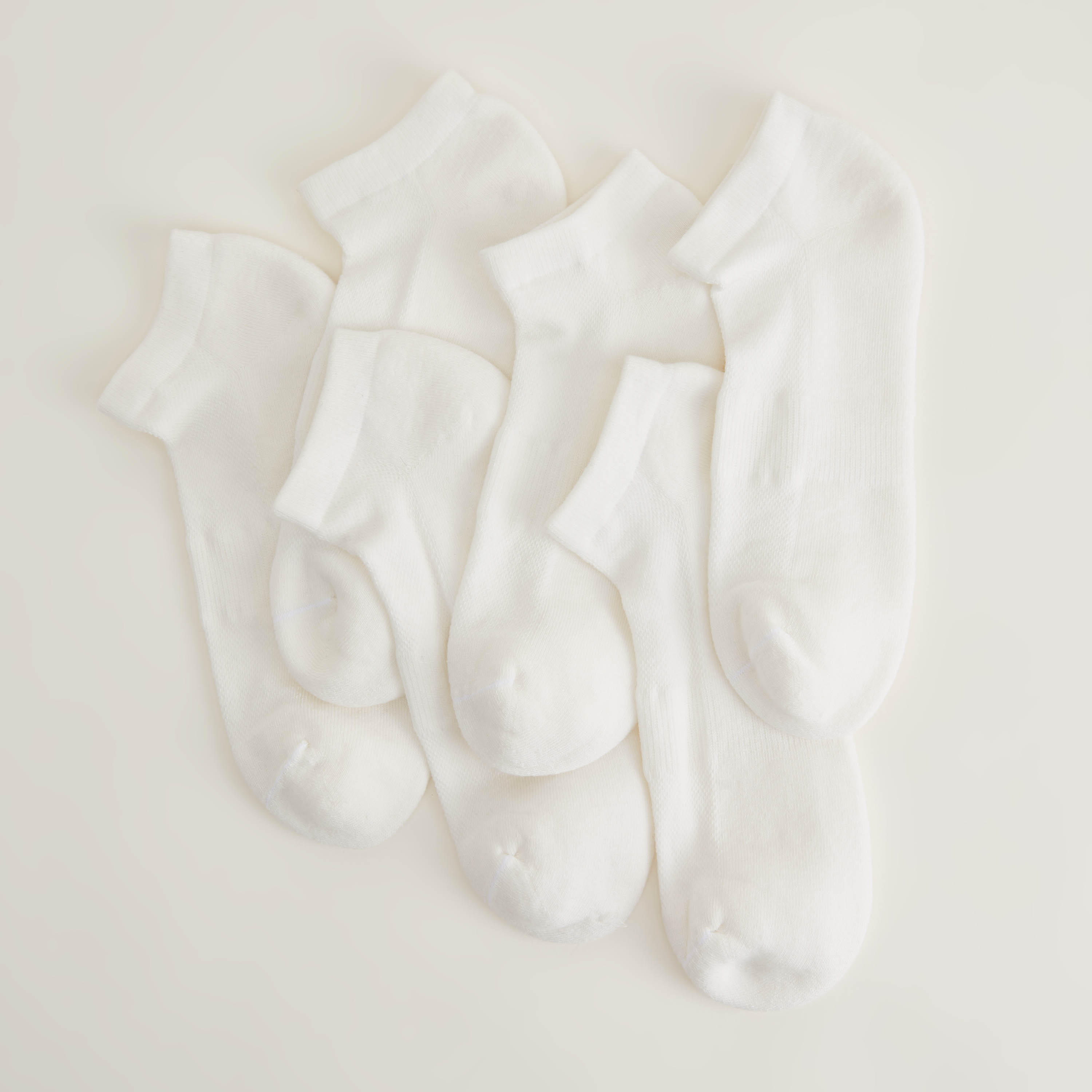 جوارب بارزة الملمس بطول الكاحل بحوّاف مطاطية - طقم من 3 أزواج-men-socks-image-3