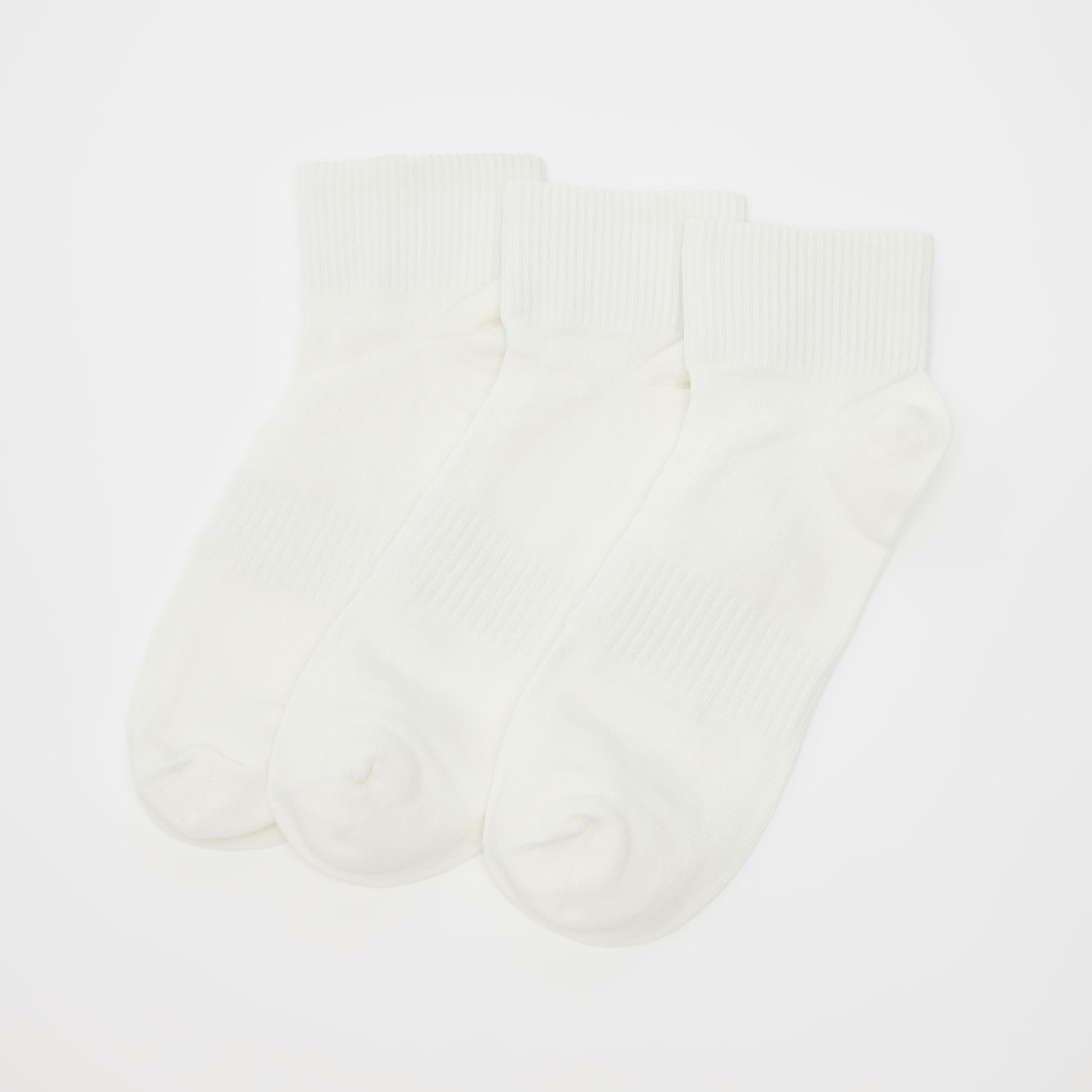 جوارب بارزة الملمس بطول الكاحل بحواف مضلّعة - طقم من 3 أزواج-men-socks-image-1