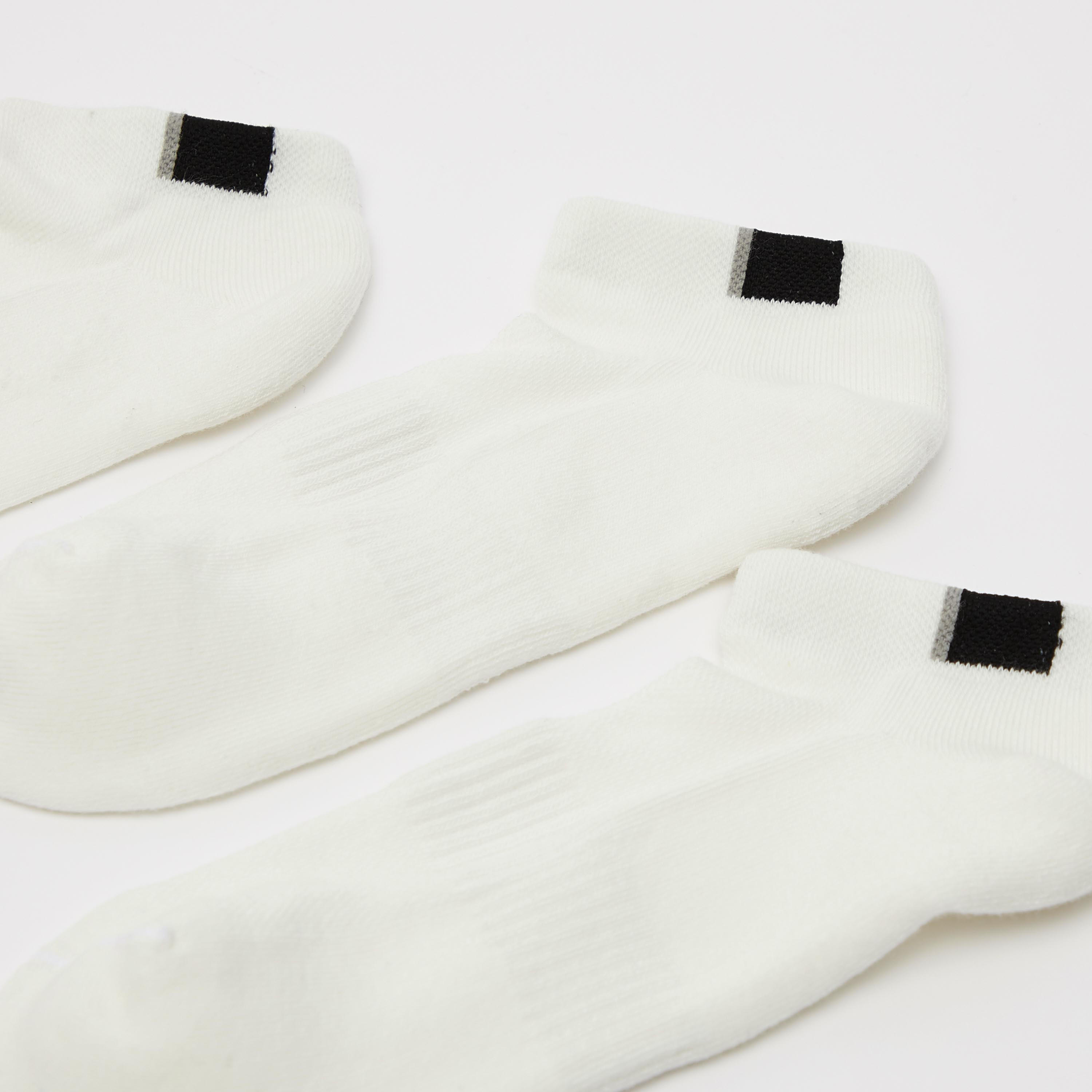 جوارب بارزة الملمس بطول الكاحل بحوّاف مطاطية - طقم من 3 أزواج-men-socks-image-2