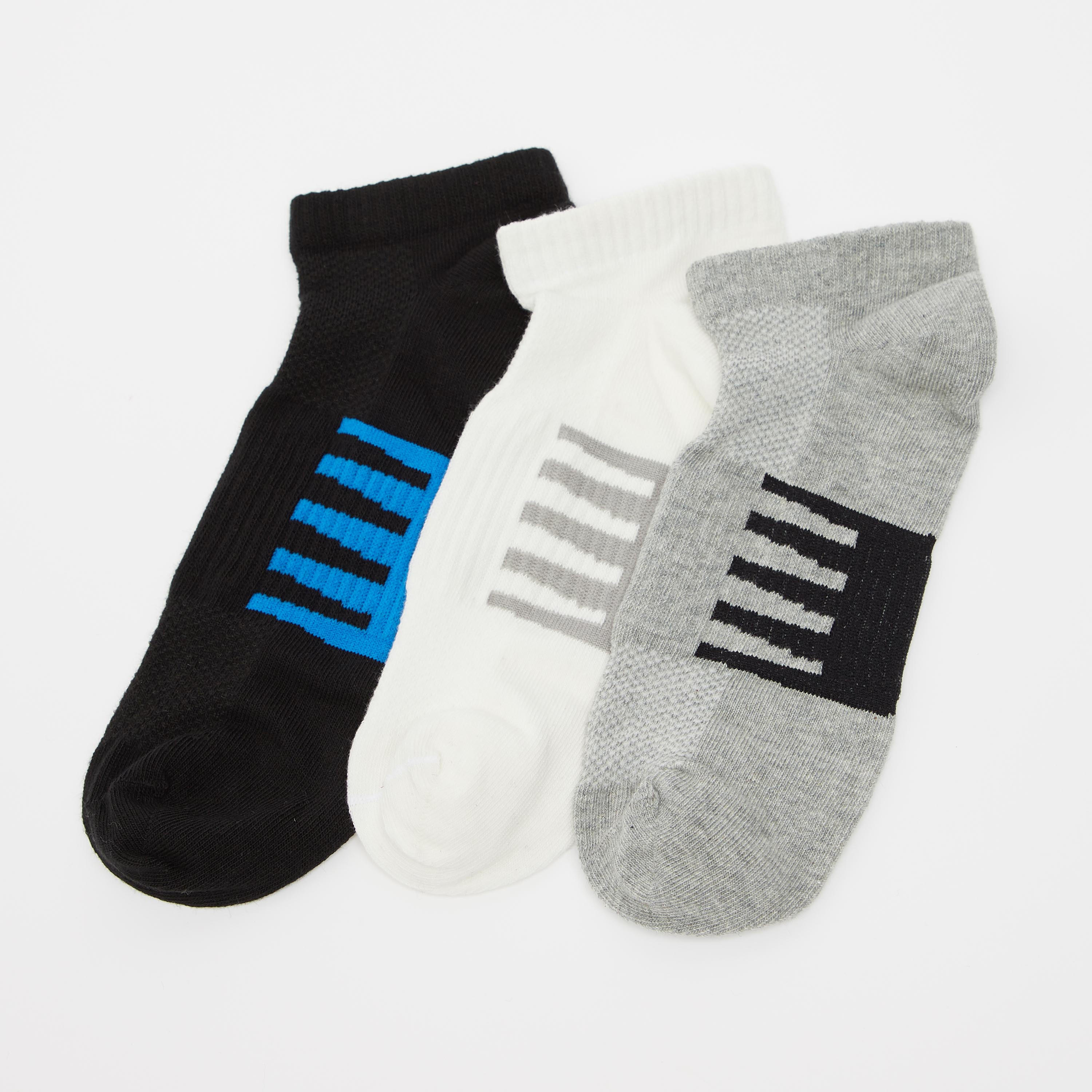 جوارب بارزة الملمس بطول الكاحل بحوّاف مطاطية - طقم من 3 أزواج-men-socks-image-1