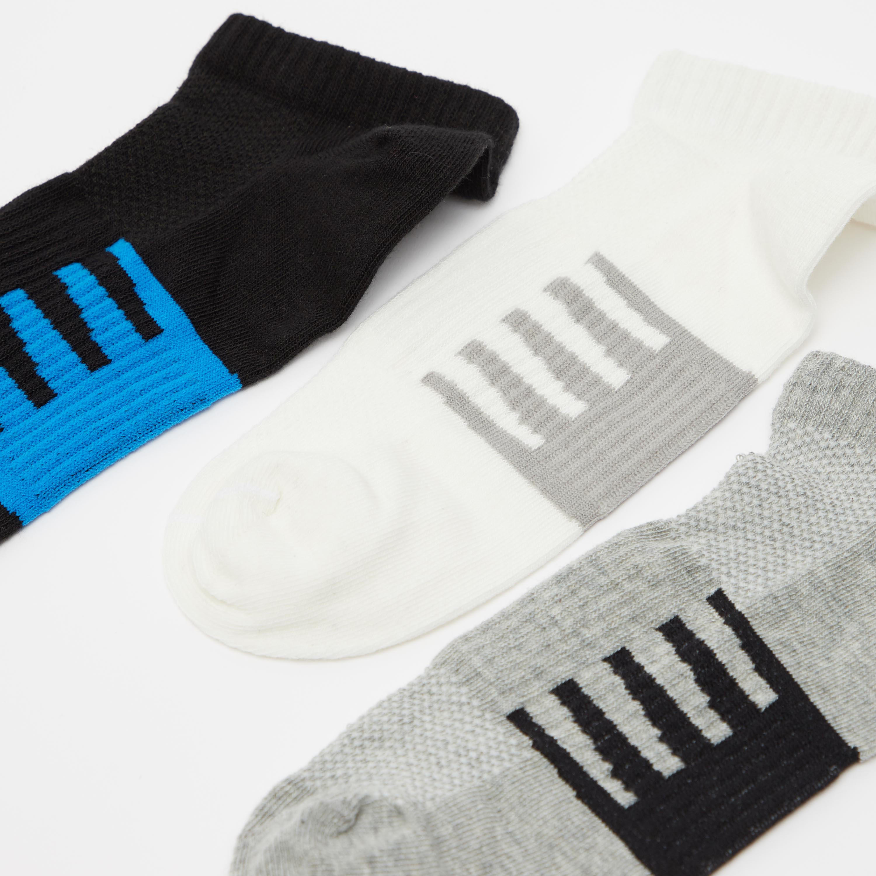 جوارب بارزة الملمس بطول الكاحل بحوّاف مطاطية - طقم من 3 أزواج-men-socks-image-2