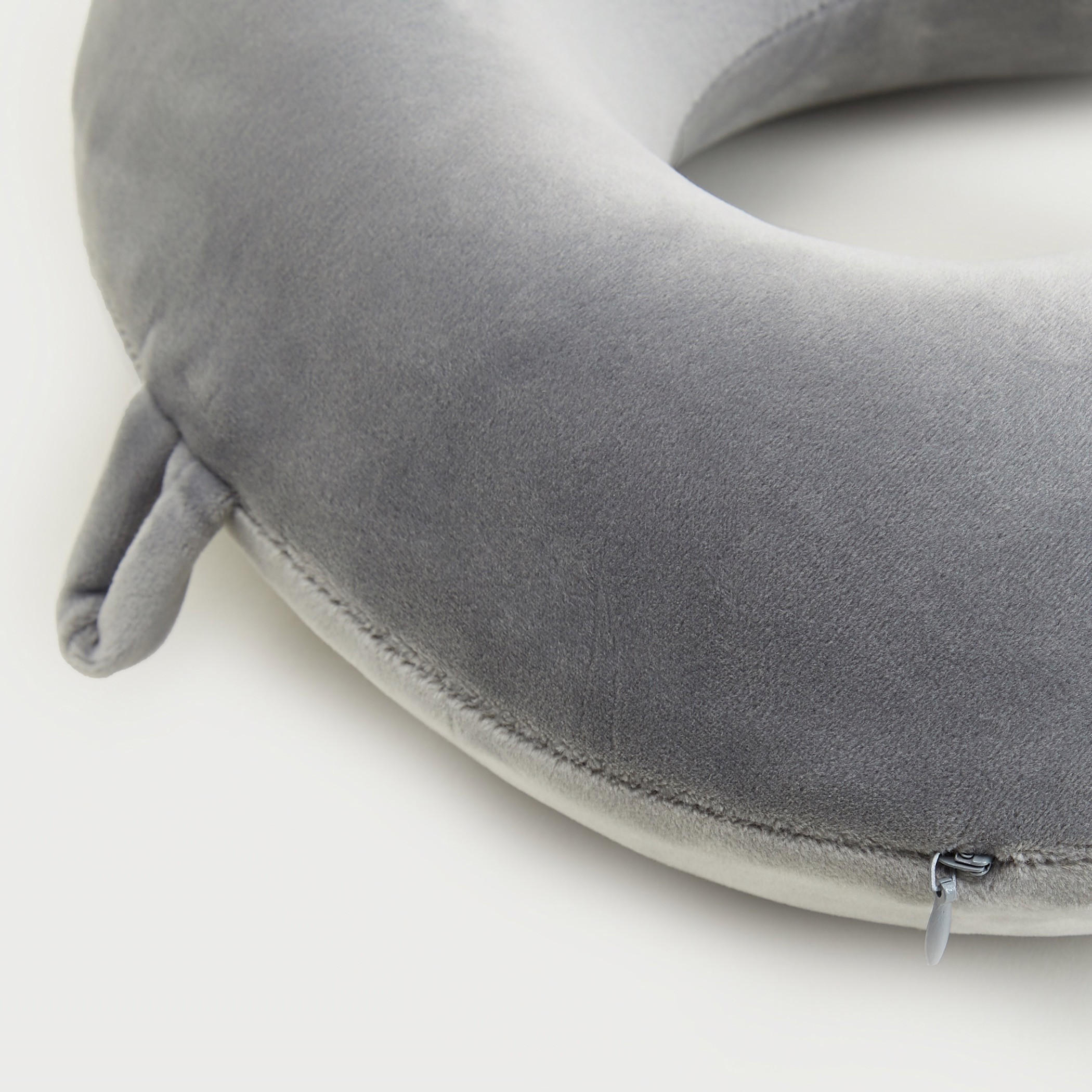 وسادة عنق سادة مع زر إغلاق كبّاس-travel-accessories-image-5