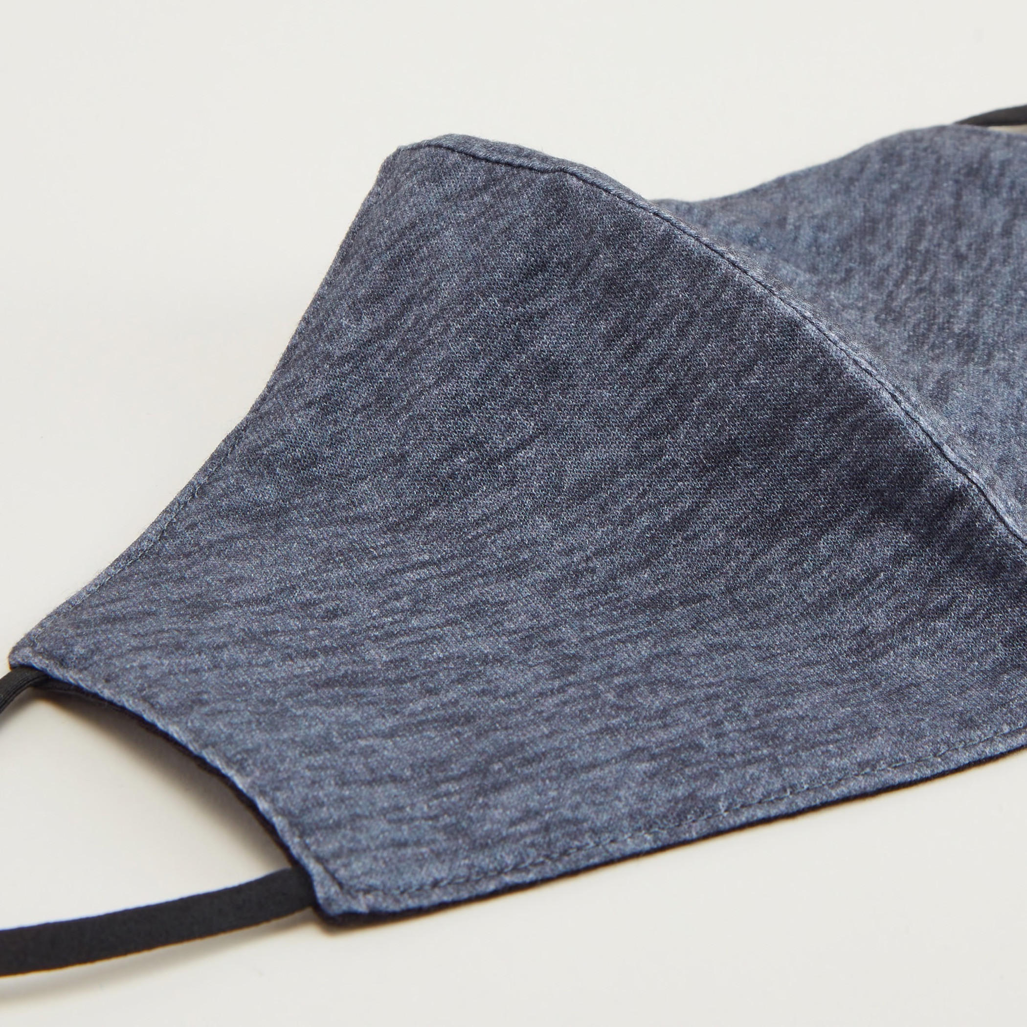 ماسك قطن للوجه بارز الملمس بأربطة مطاطية-women-clothingaccessories-fashionmasks-image-3