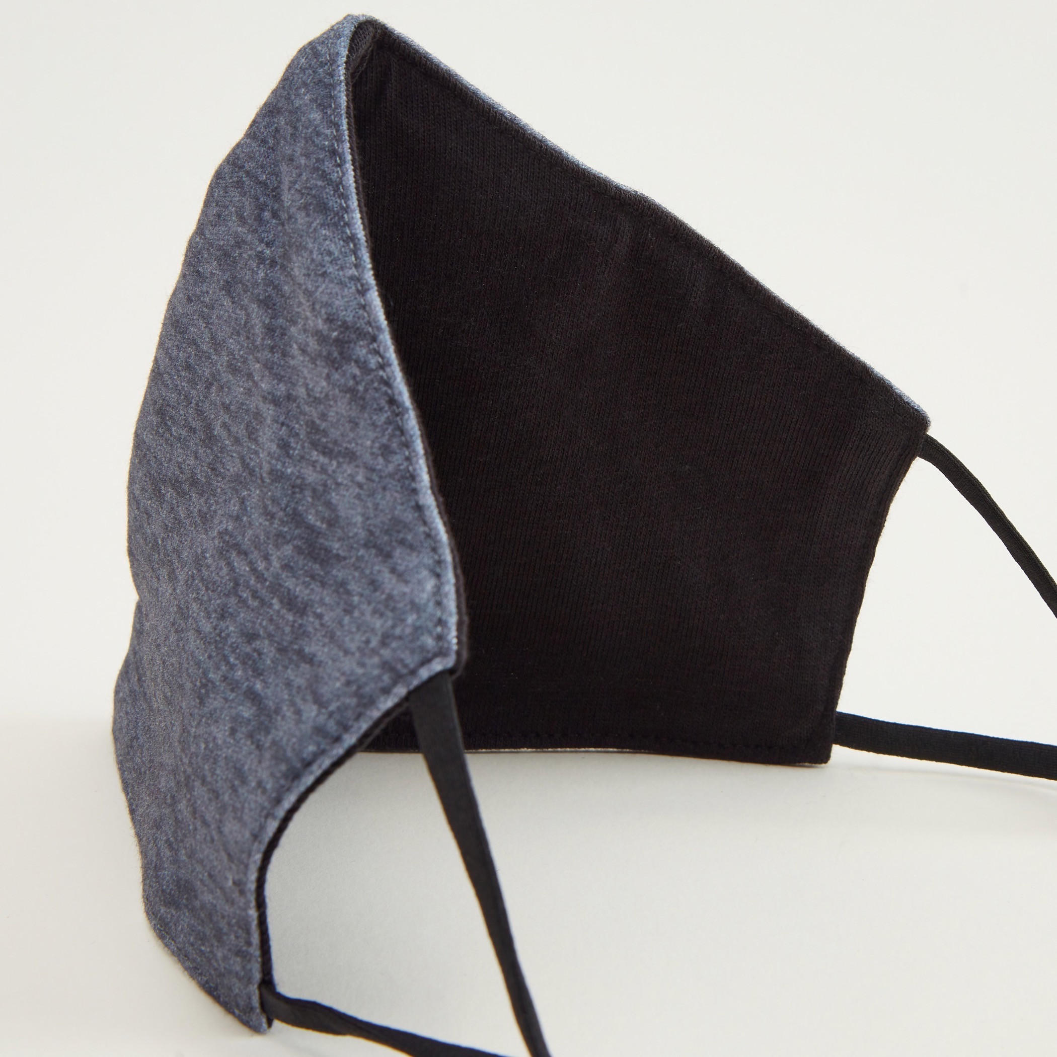ماسك قطن للوجه بارز الملمس بأربطة مطاطية-women-clothingaccessories-fashionmasks-image-2