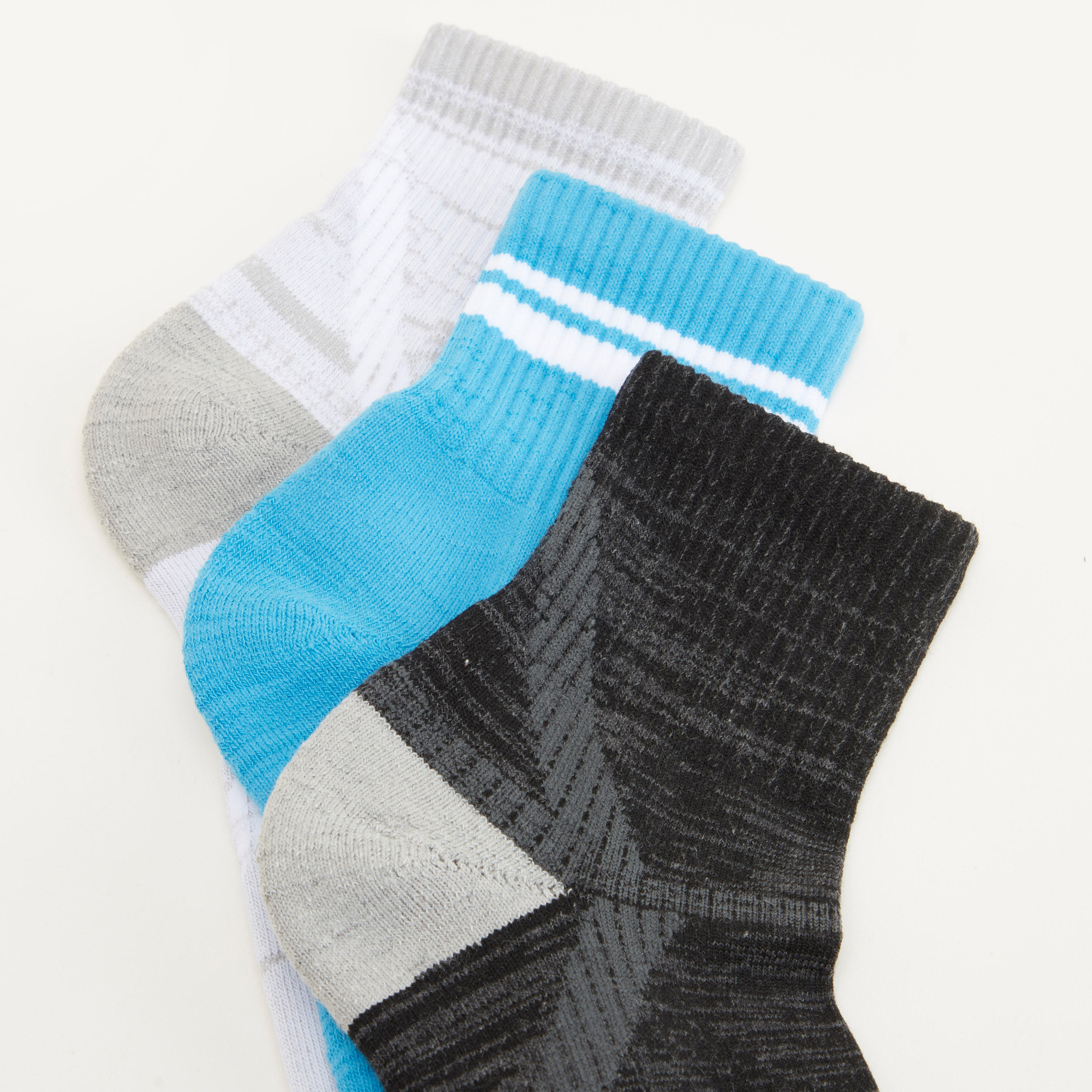جوارب متنوعة بطول الكاحل - طقم من 3 أزواج-men-socks-image-2