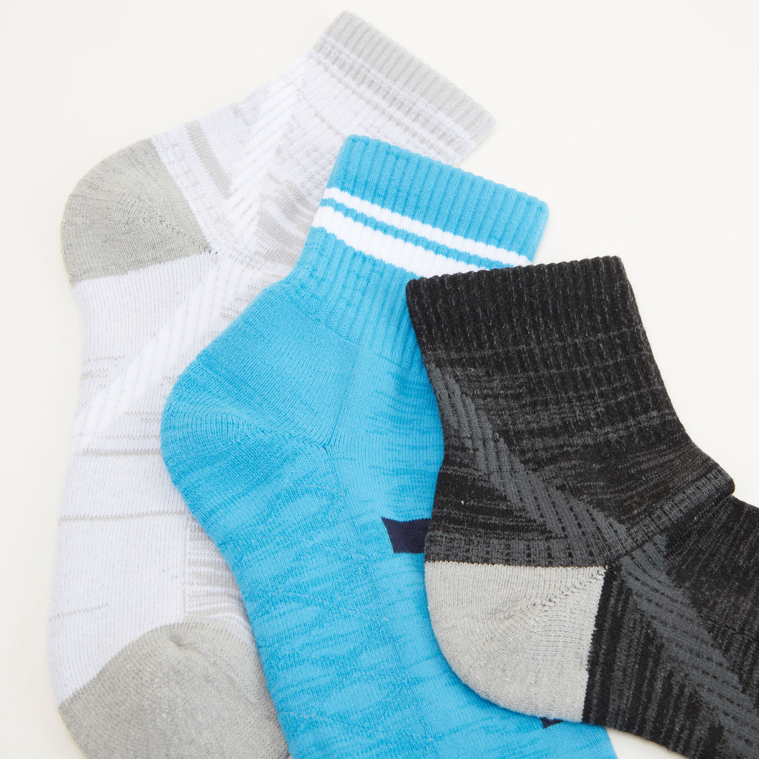 جوارب متنوعة بطول الكاحل - طقم من 3 أزواج-men-socks-image-1